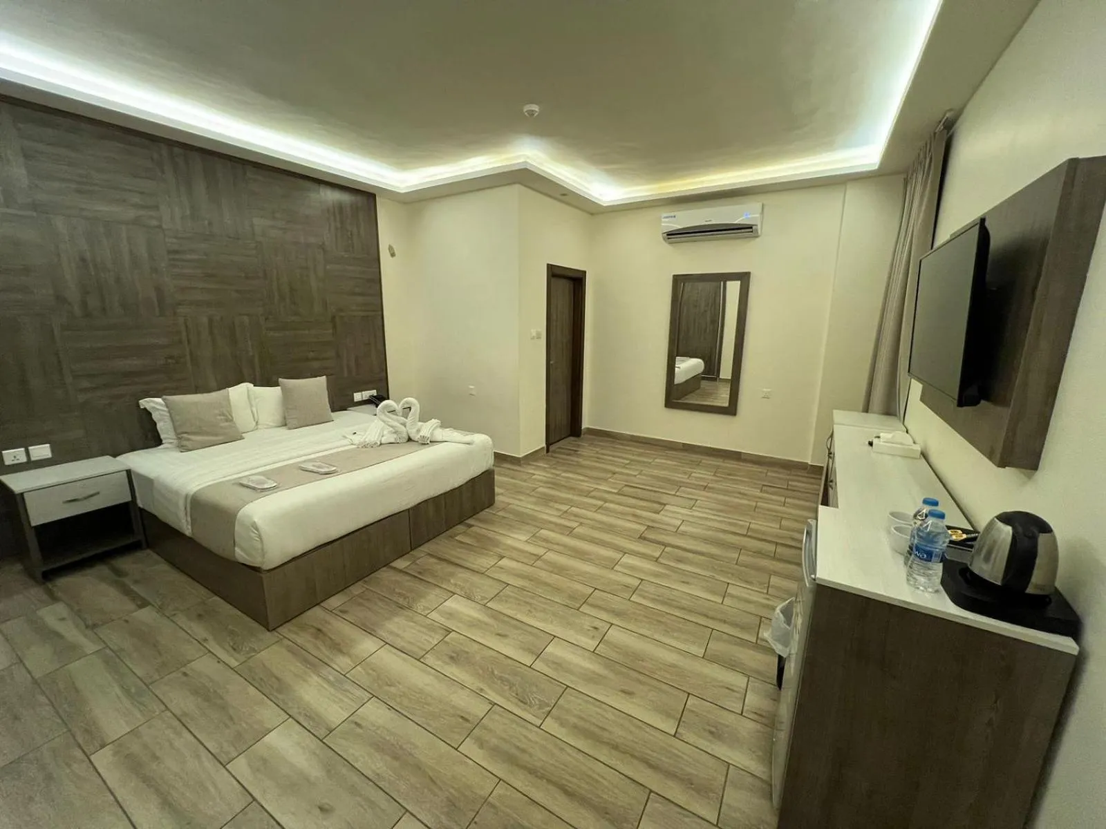 Photo of the whole room, Bed in Sky Hotel