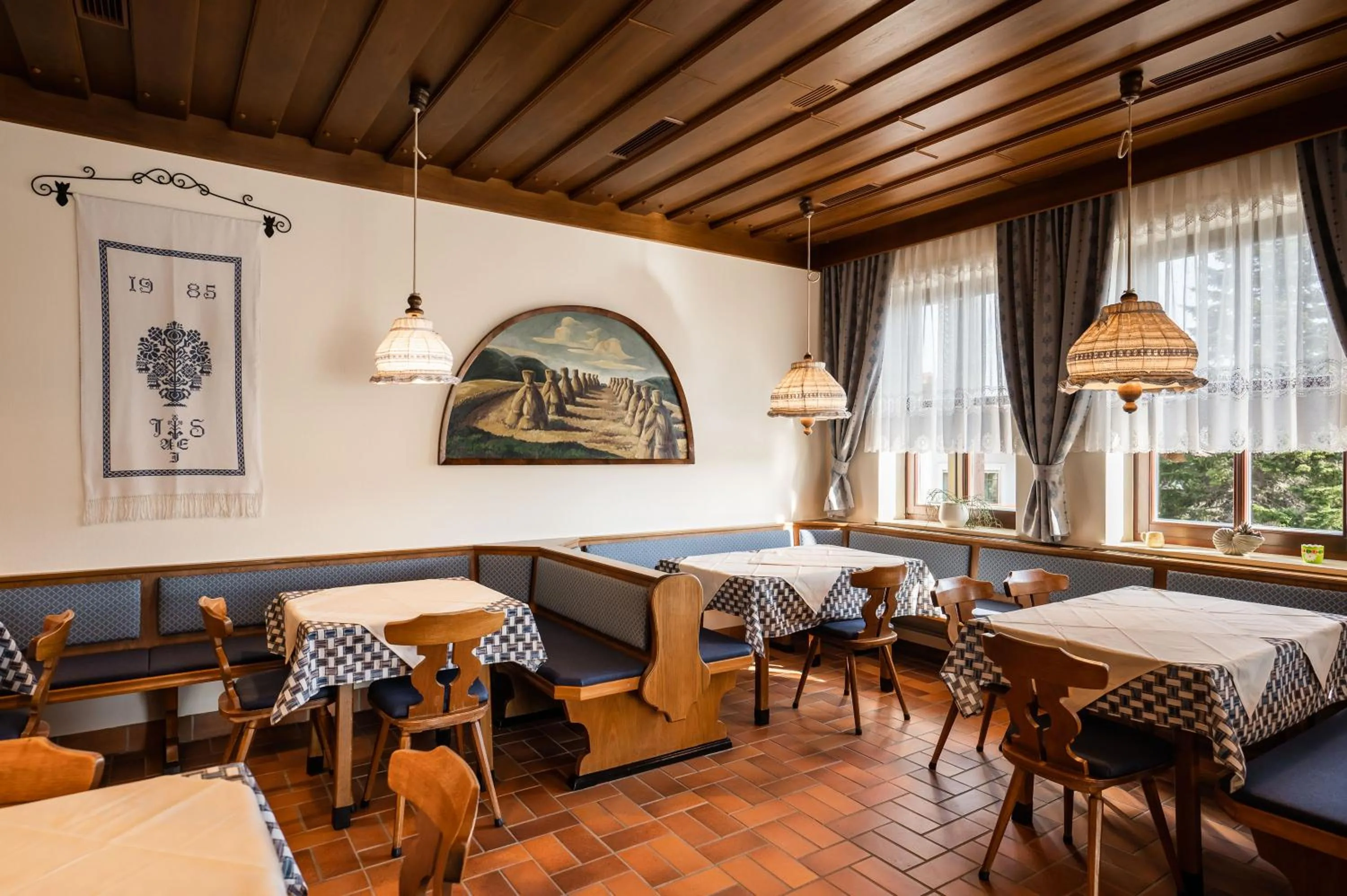 Restaurant/places to eat in PANORAMA SportHOTEL