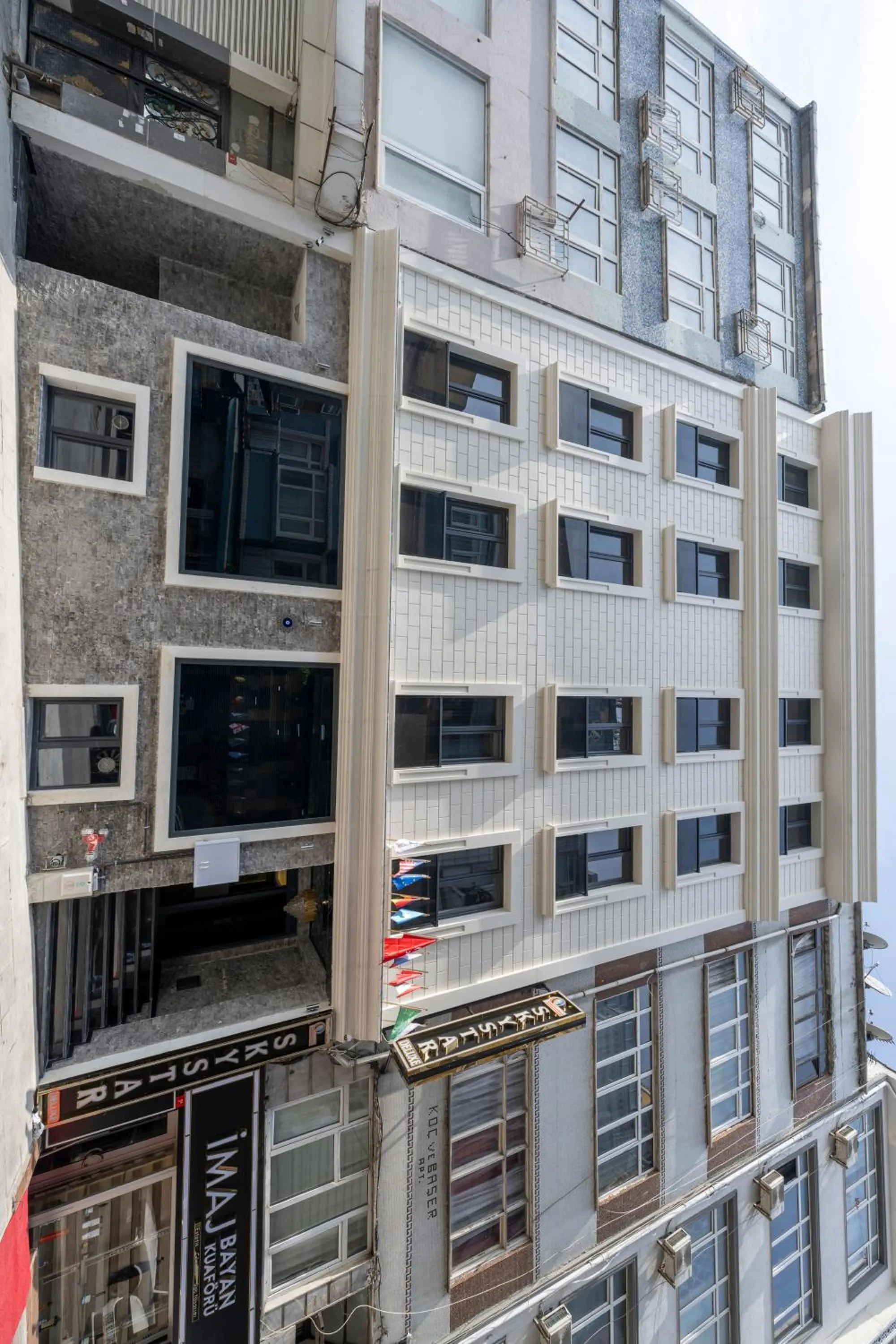 Property building in SKYSTAR DELUXE HOTEL