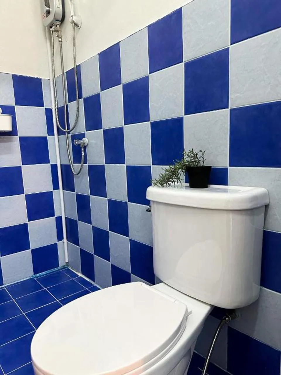 Toilet in MONTANA Hotel & Hostel Phuket