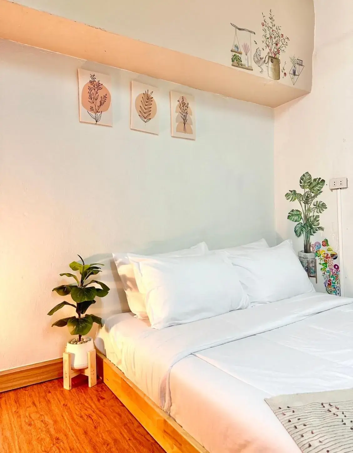 Queen Room in MONTANA Hotel & Hostel Phuket Queen Room in MONTANA Hotel & Hostel Phuket