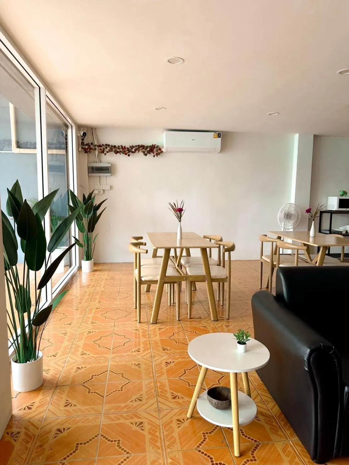 Living room in MONTANA Hotel & Hostel Phuket