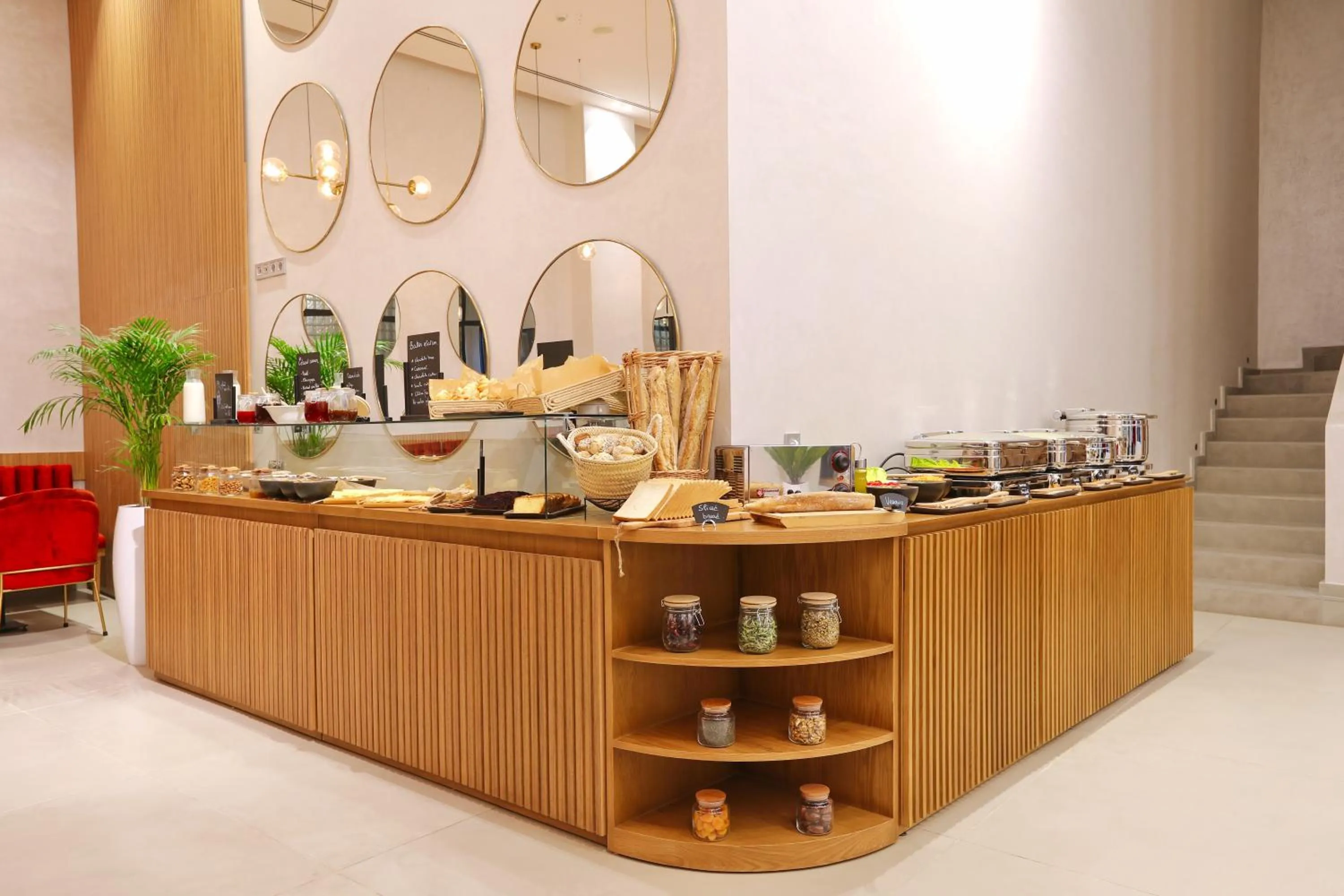 Food and drinks in Ari Boutique Hôtel - Adult Only