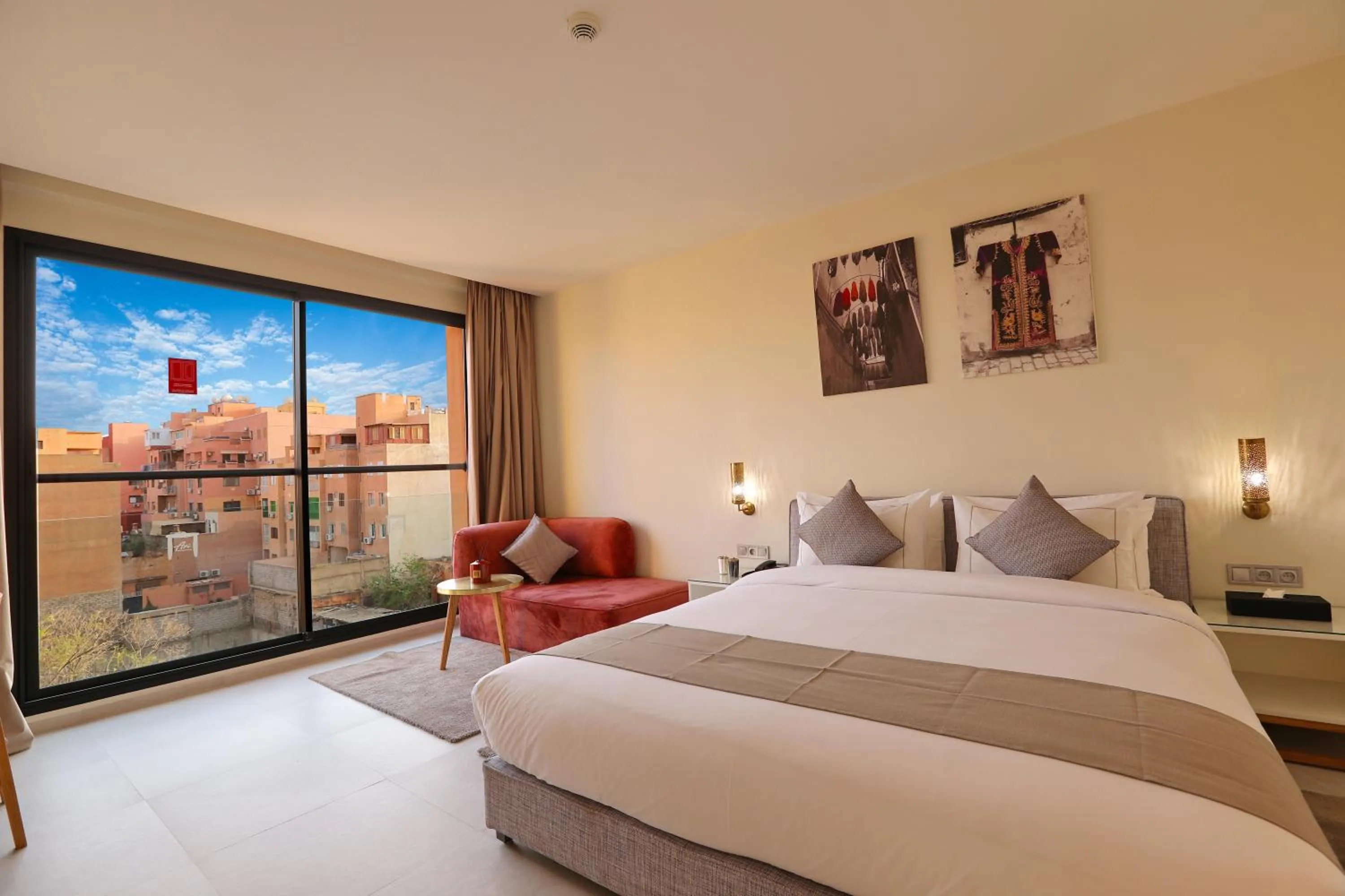 Photo of the whole room, Bed in Ari Boutique Hôtel - Adult Only