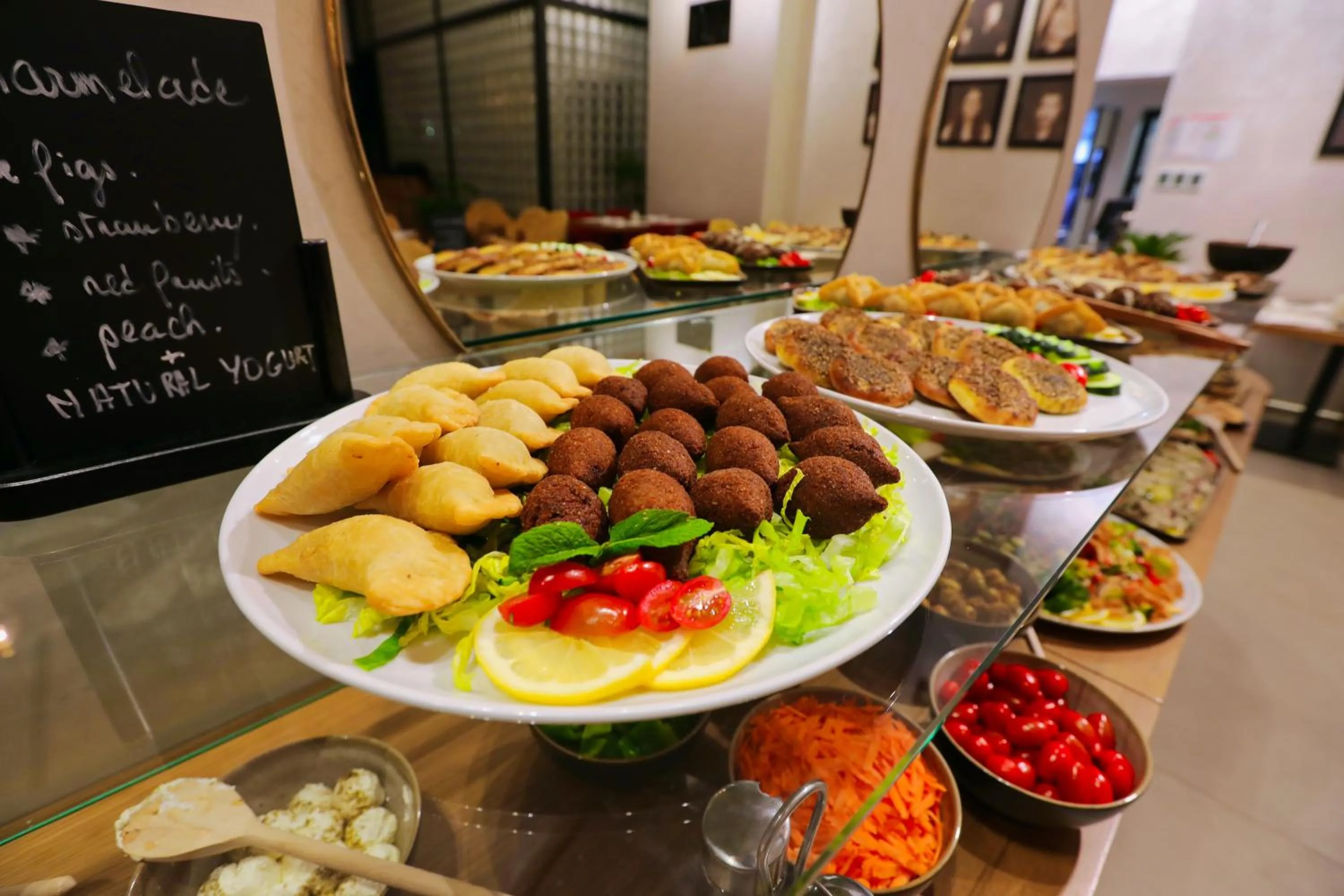 Restaurant/places to eat in Ari Boutique Hôtel - Adult Only