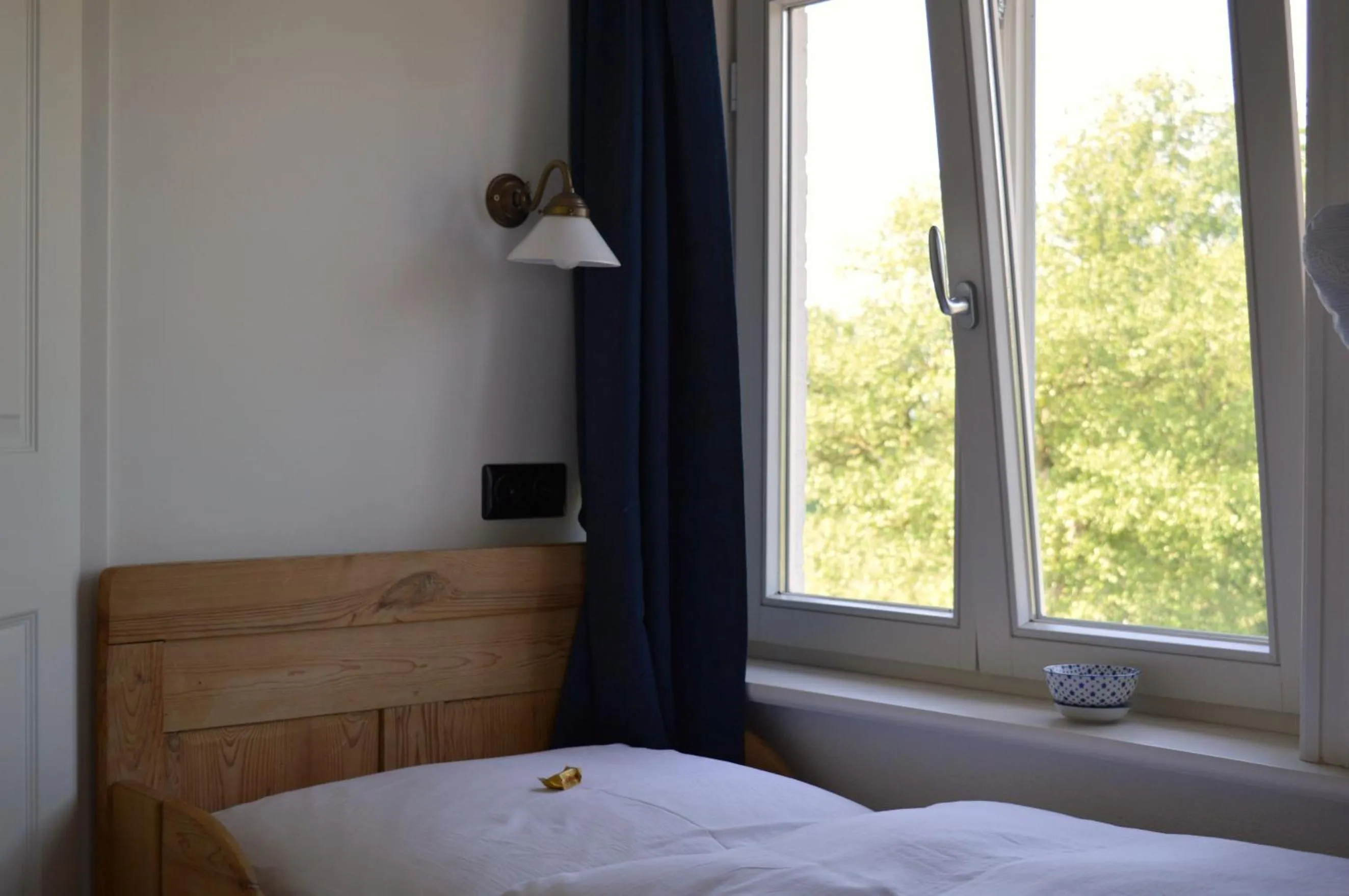 Photo of the whole room, Bed in Burger Fährhaus