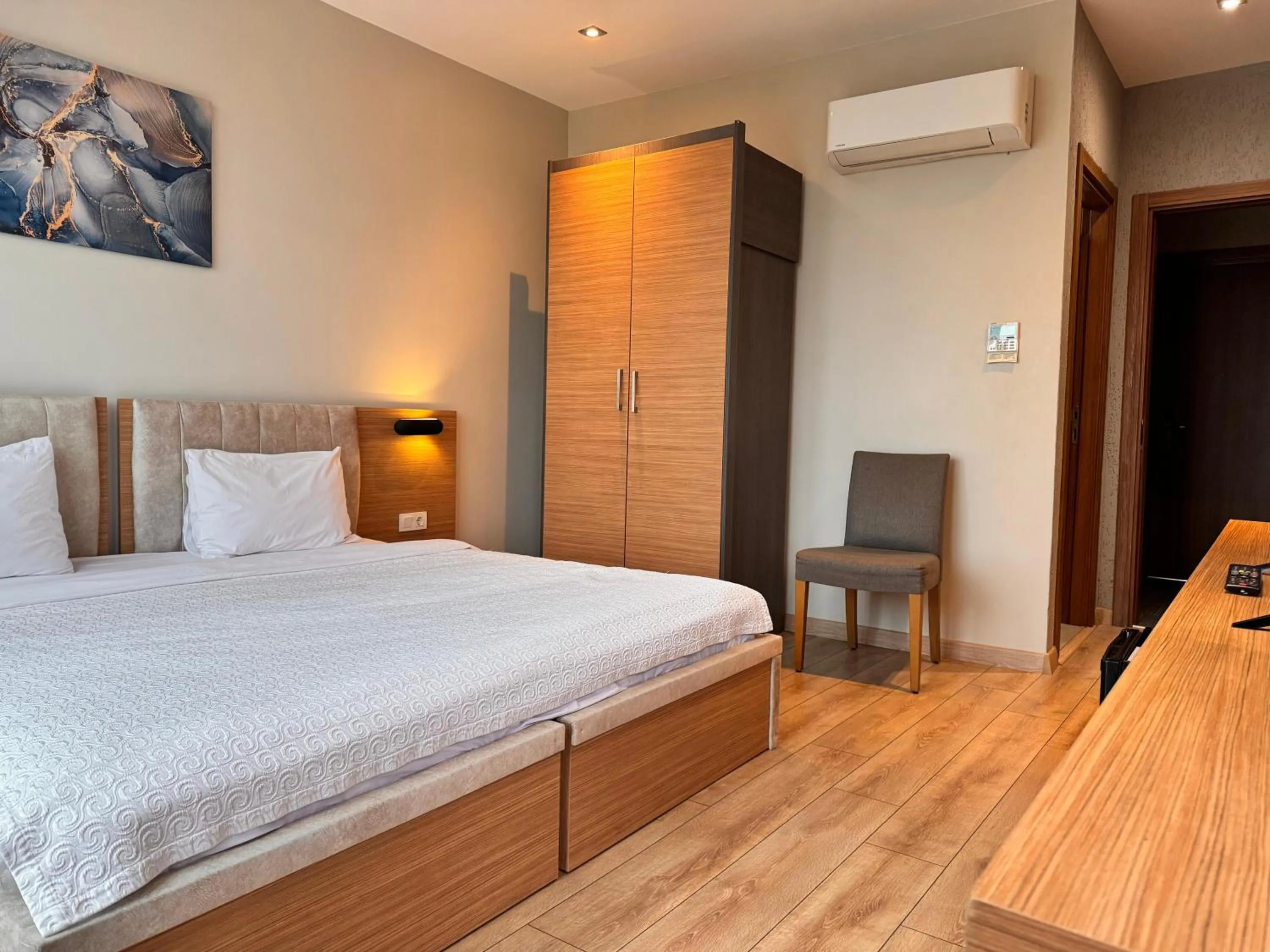 Bedroom, Bed in İNNPORT HOTEL