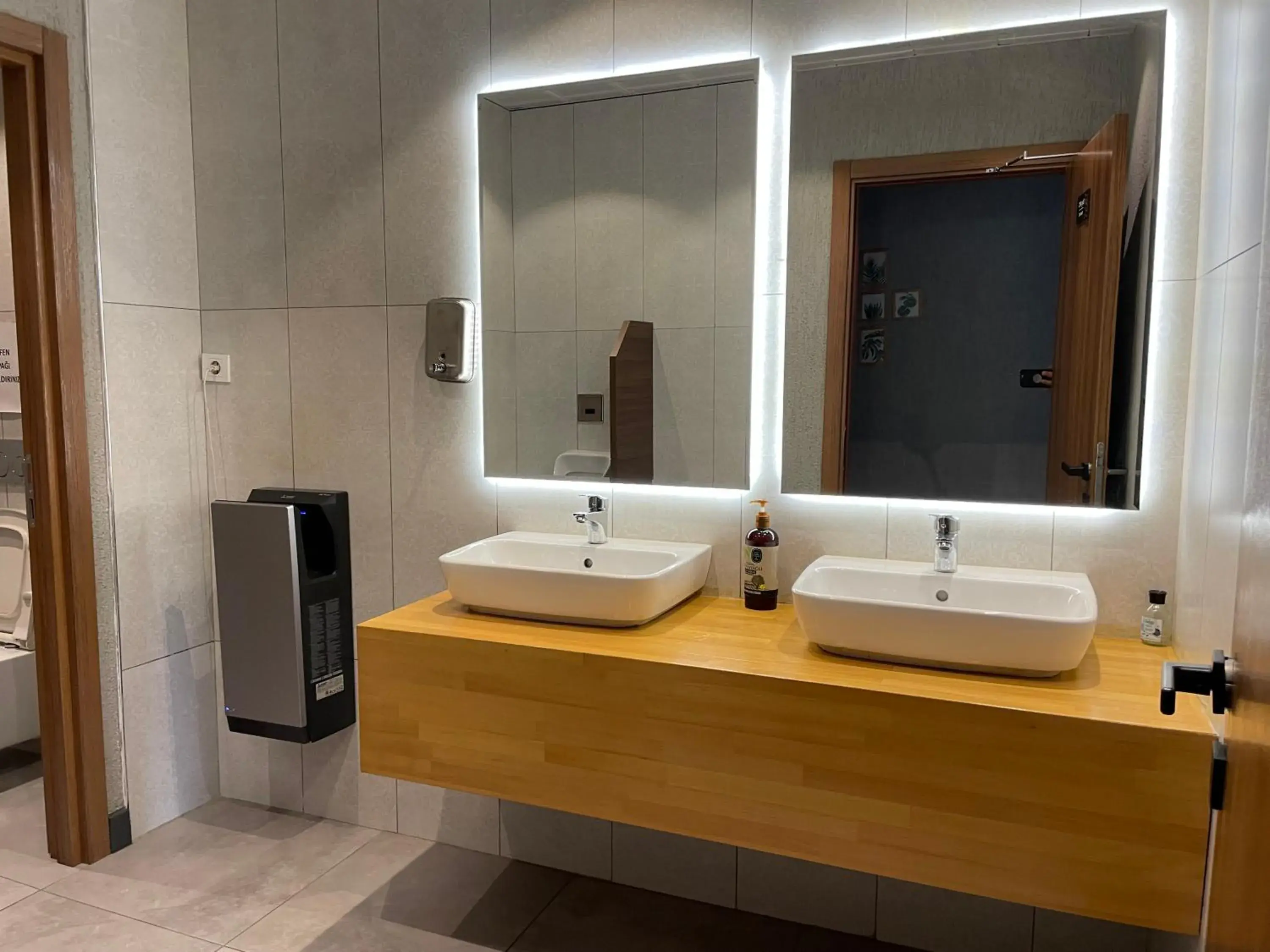 Property building in İNNPORT HOTEL Property building in İNNPORT HOTEL