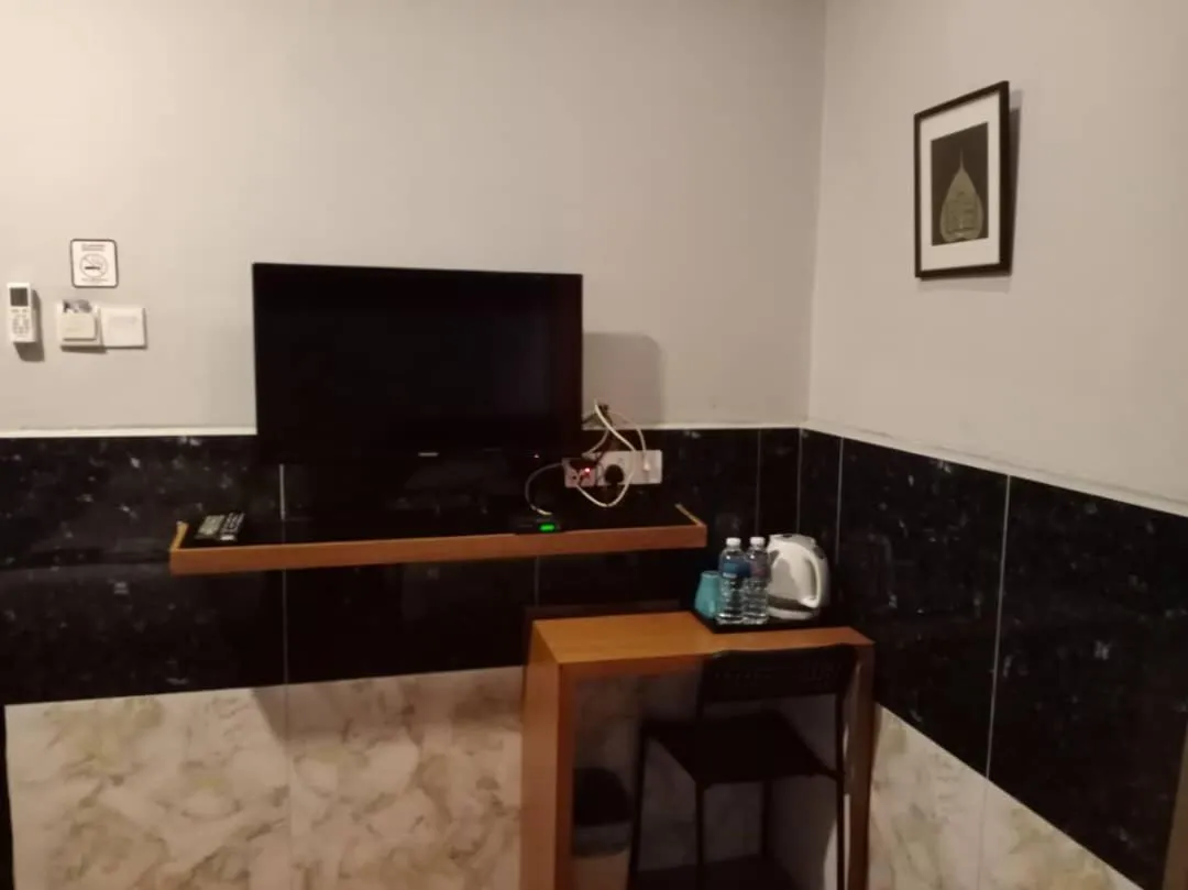 Golden Leaf Boutique Hotel Nusa Idaman Formerly Known as Ariana Hotel