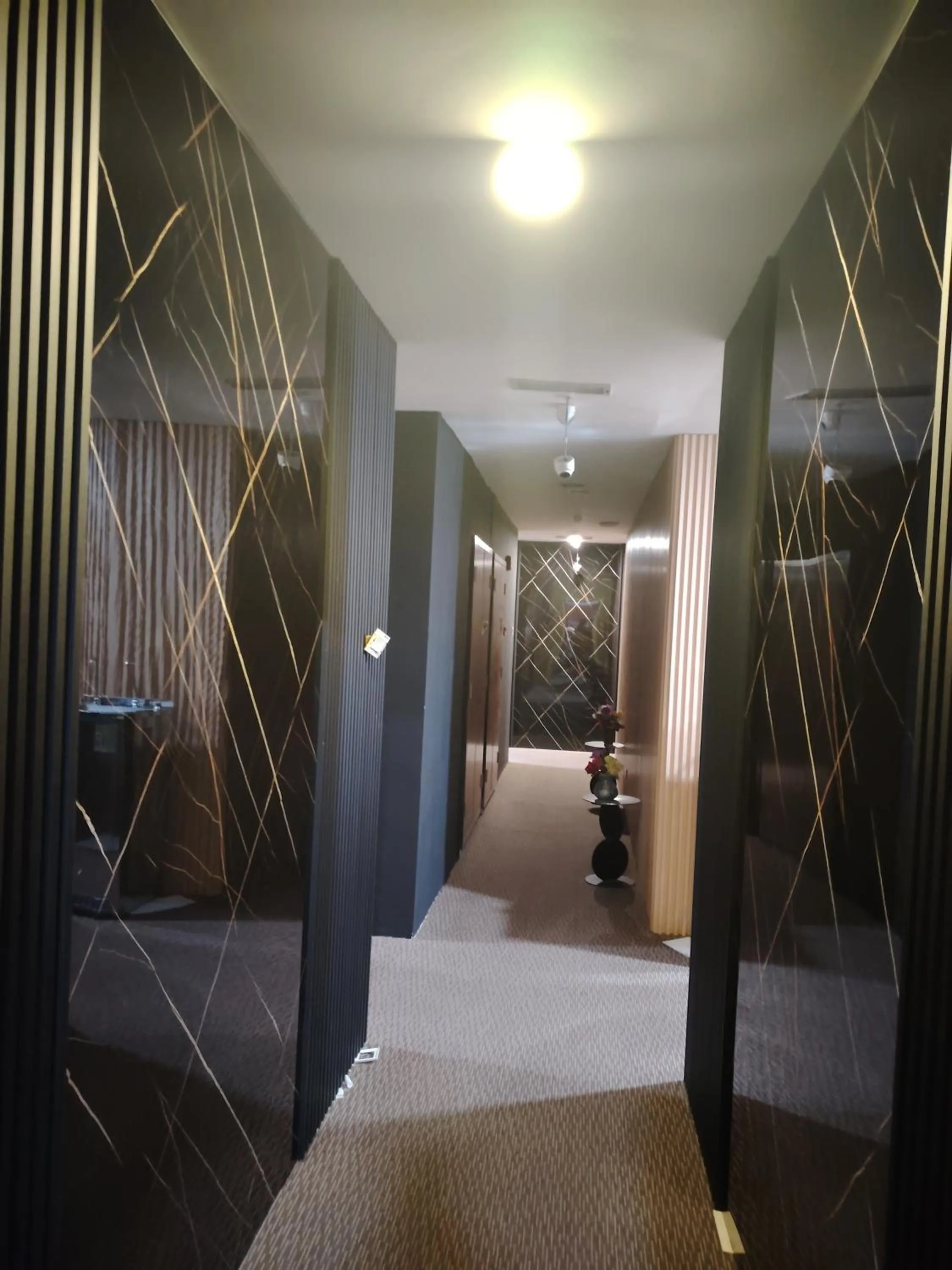 Hotel Ariana 5 minutes Bukit Indah 15 minutes Legoland 20 minutes Utm