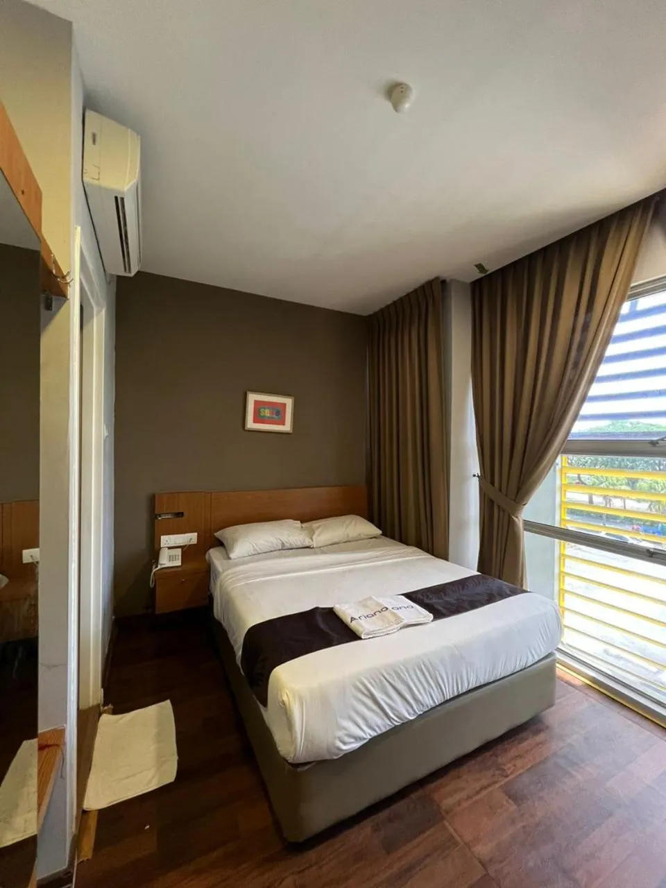 Bed in Golden Leaf Boutique Hotel Nusa Idaman Formerly Known as Ariana Hotel