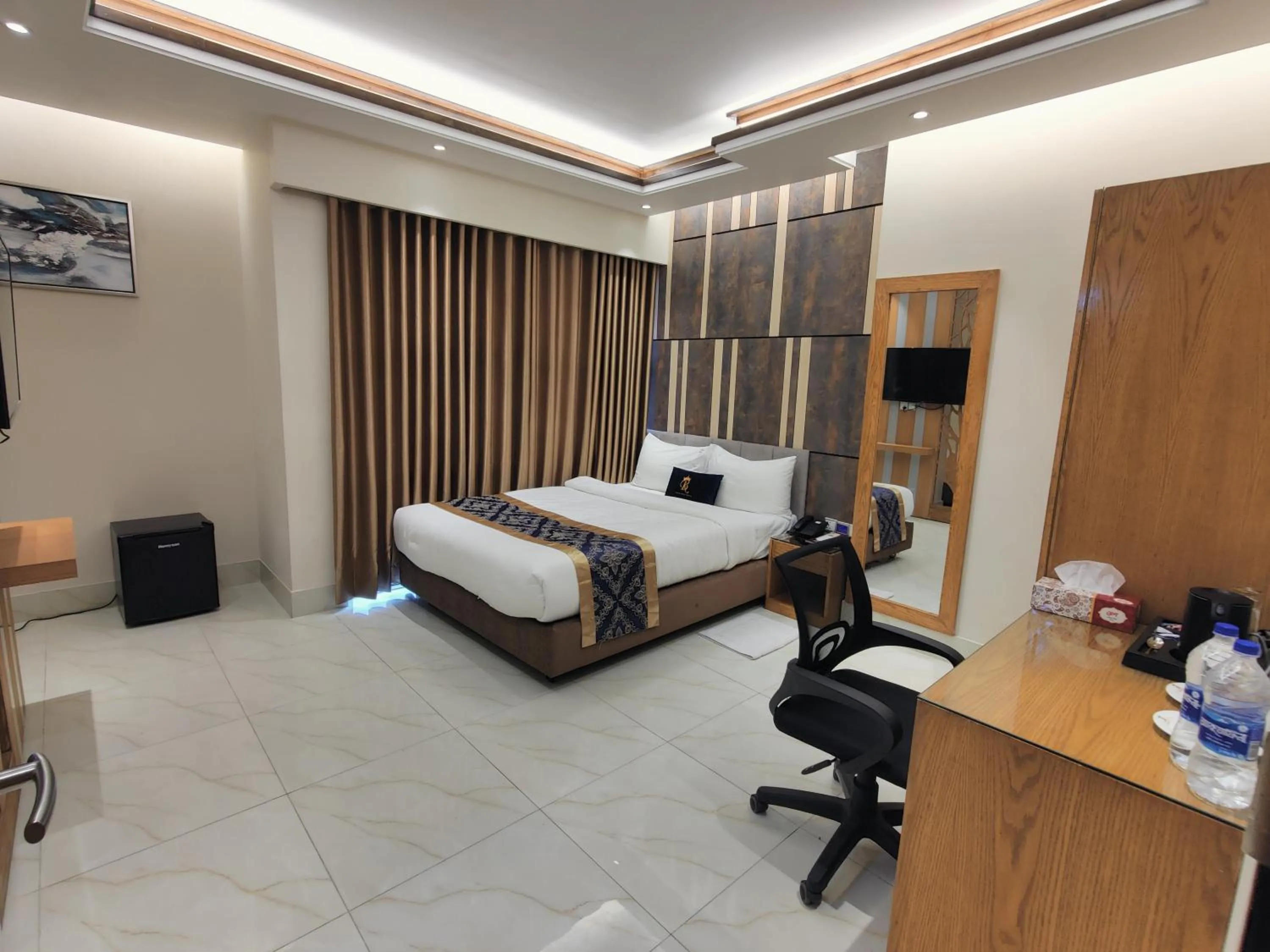 Bedroom, Bed in Hotel Royal Bengal