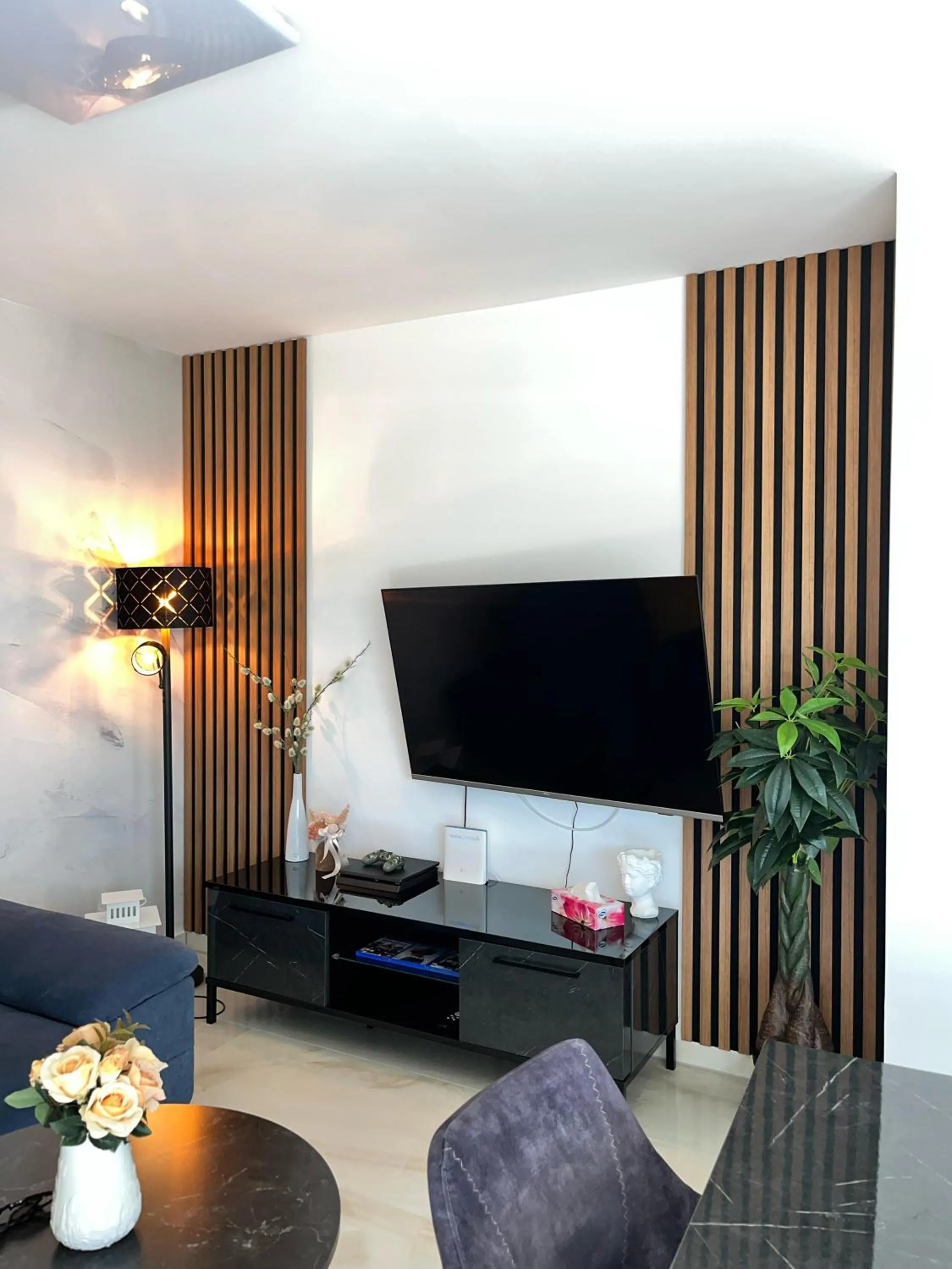 Communal lounge/ TV room in Villa Carpe diem