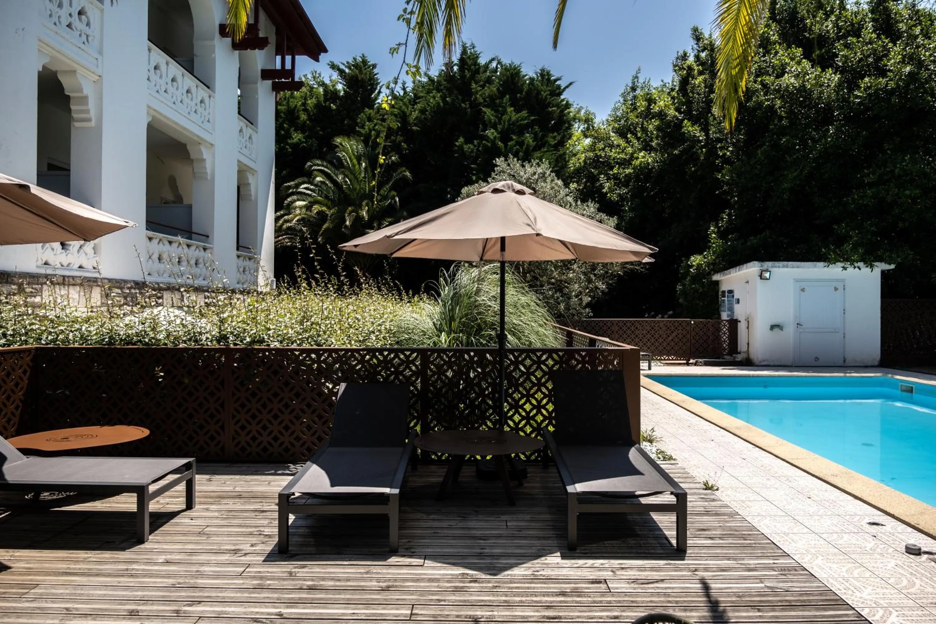 Pool view in Résidence Château d'Acotz - Appartements avec piscine à 300m des Plages & Océan