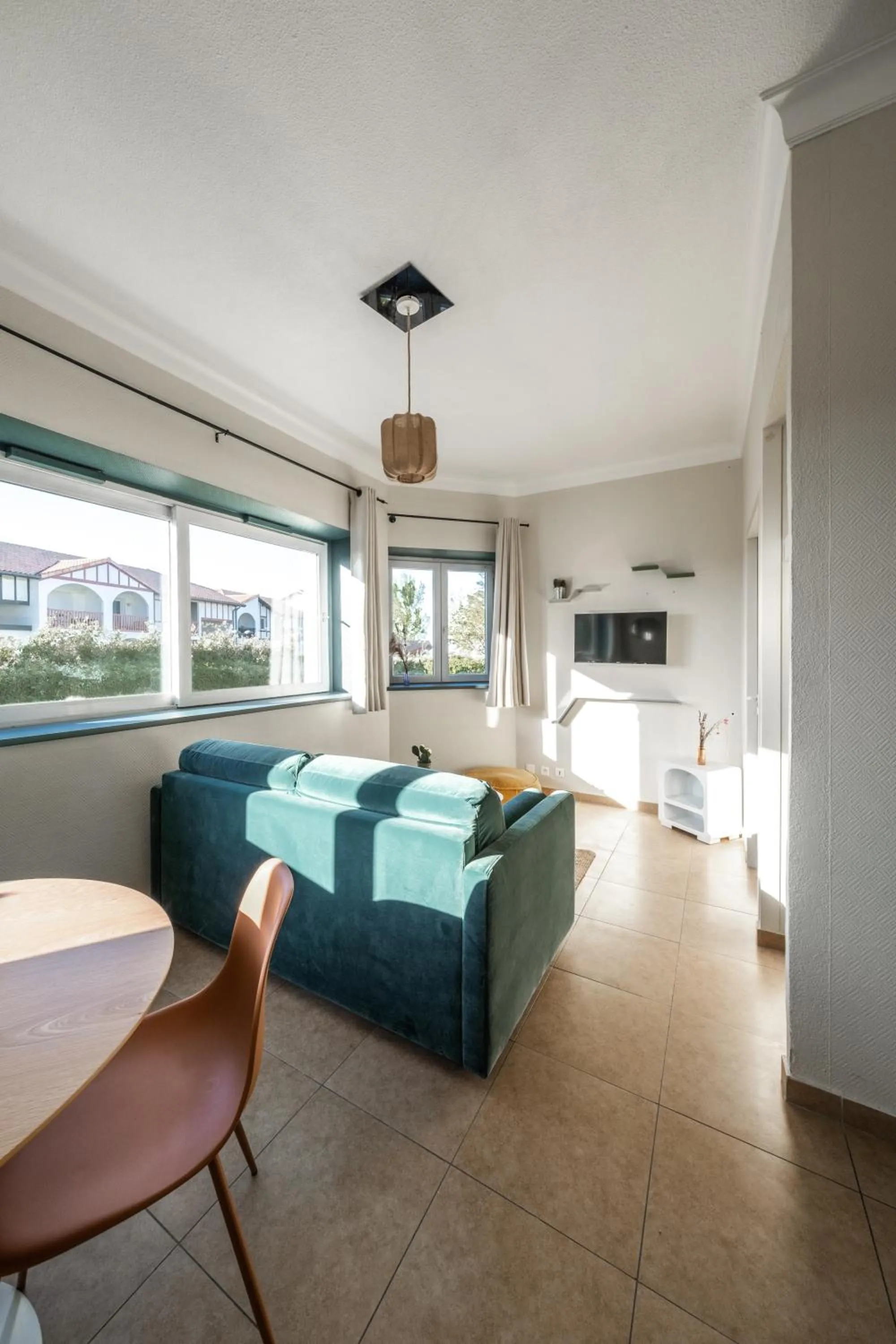 Seating area in Résidence Château d'Acotz - Appartements avec piscine à 300m des Plages & Océan