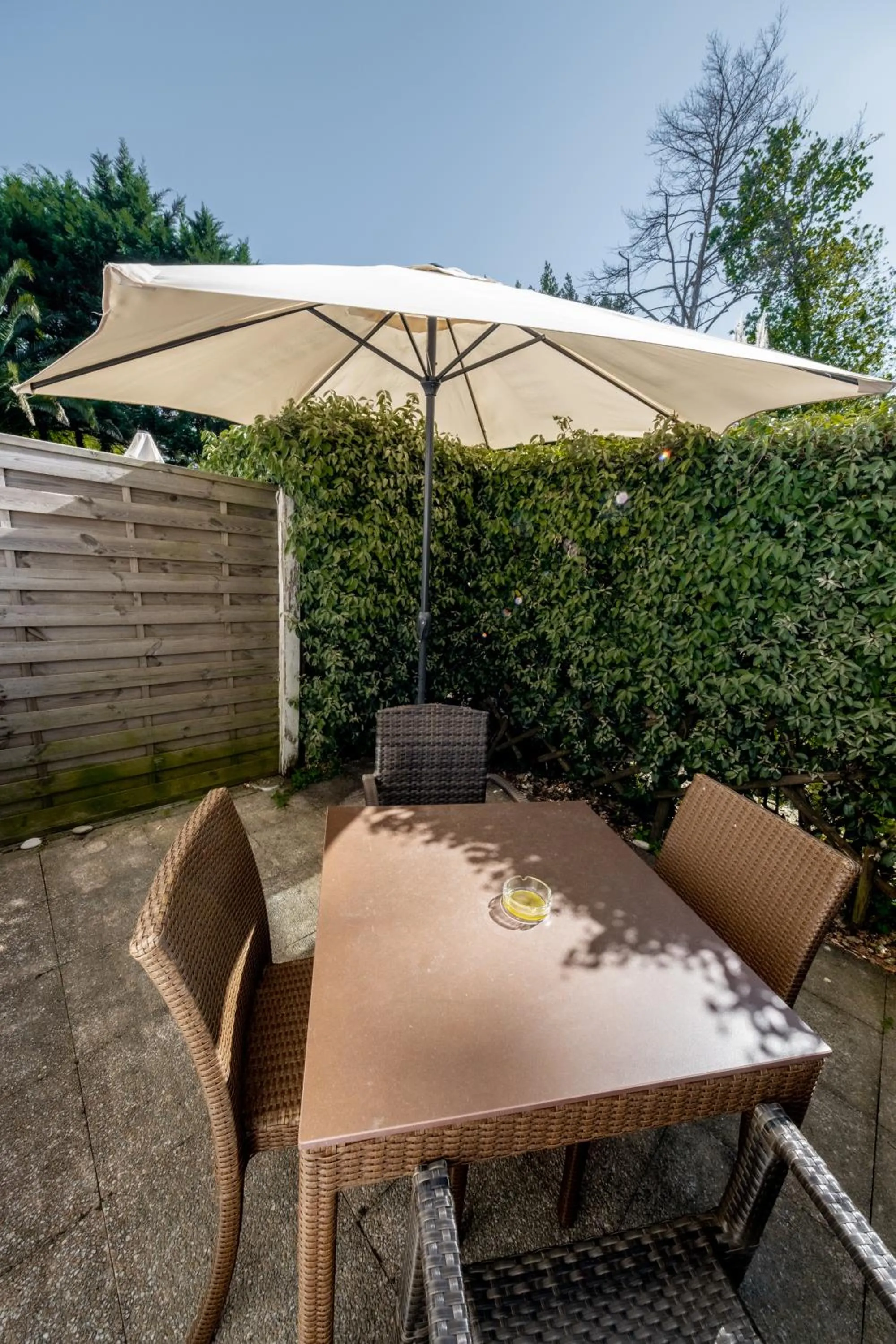 Spring in Résidence Château d'Acotz - Appartements avec piscine à 300m des Plages & Océan