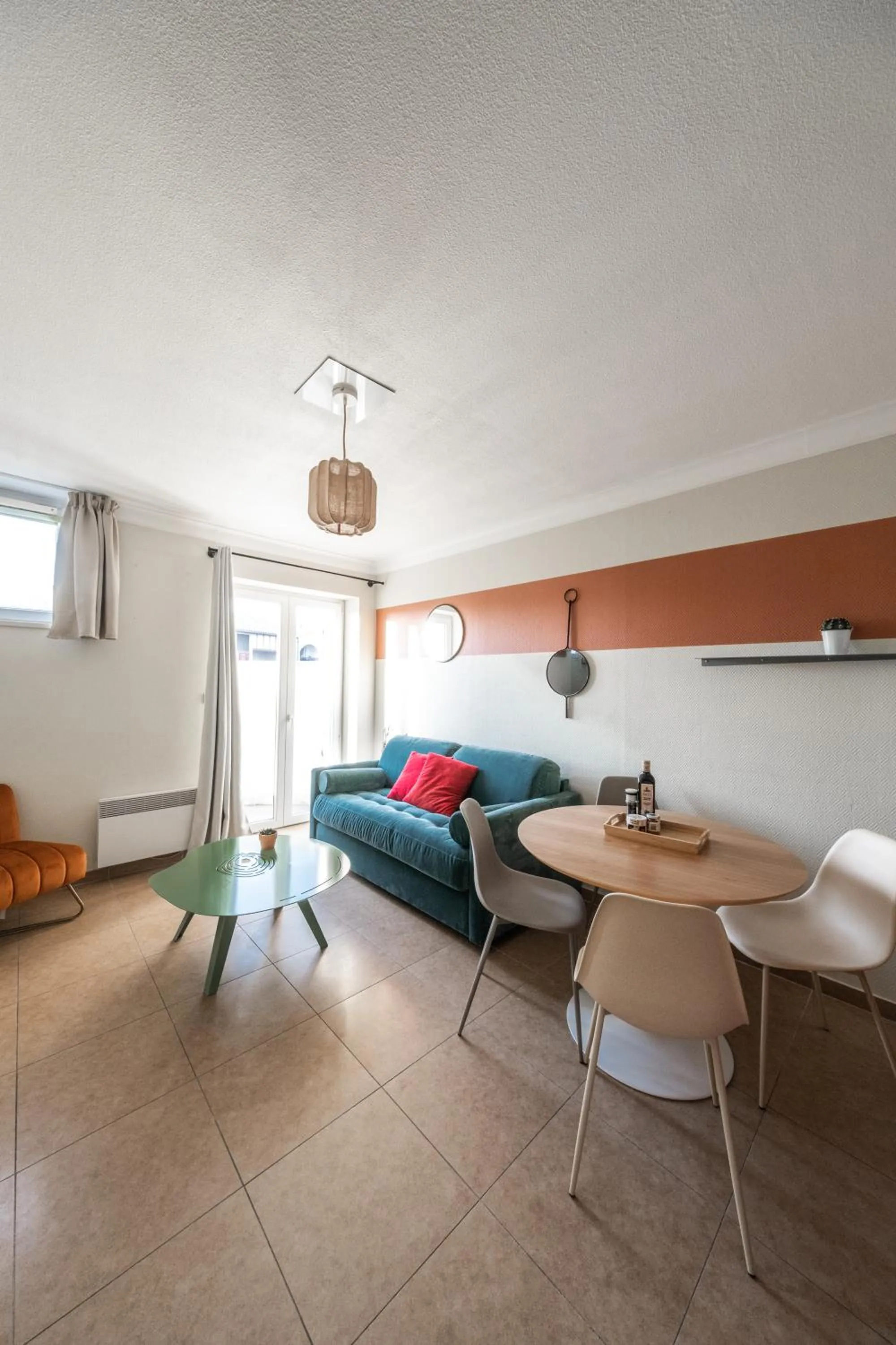 Living room in Résidence Château d'Acotz - Appartements avec piscine à 300m des Plages & Océan