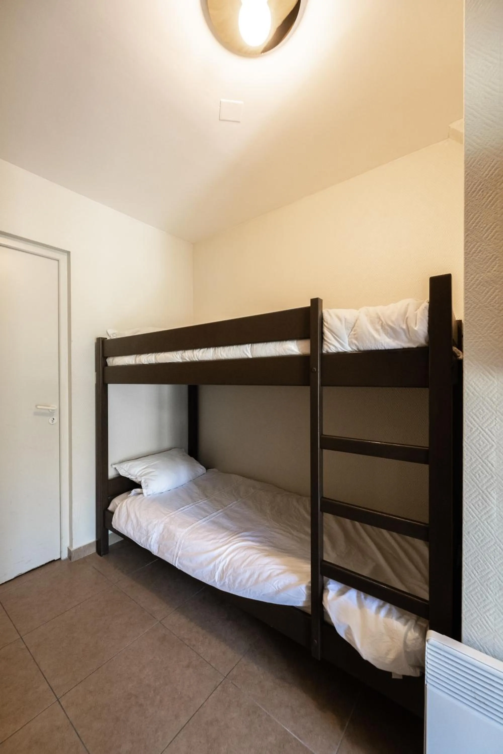 bunk bed, Bed in Résidence Château d'Acotz - Appartements avec piscine à 300m des Plages & Océan