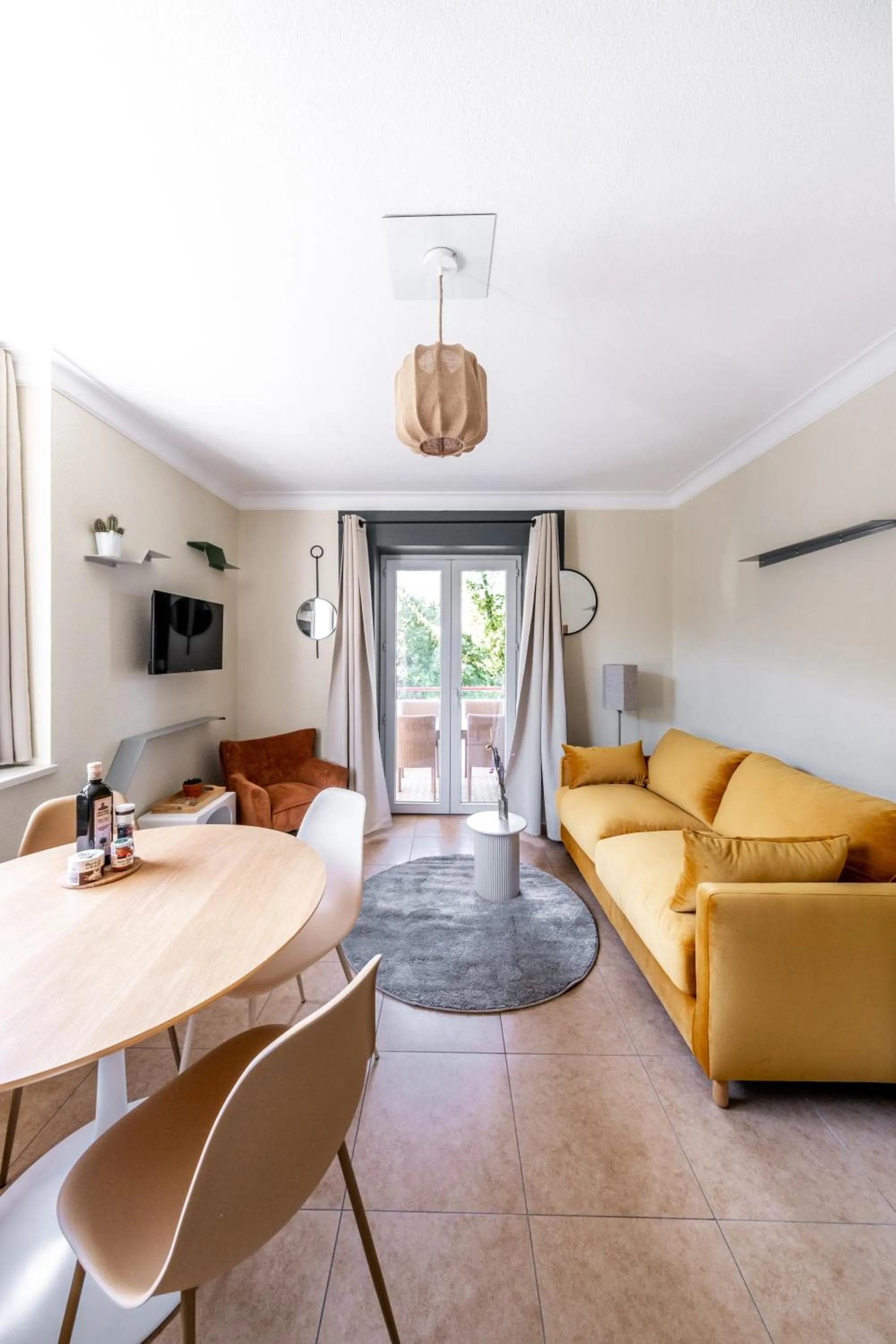 Dining area in Résidence Château d'Acotz - Appartements avec piscine à 300m des Plages & Océan