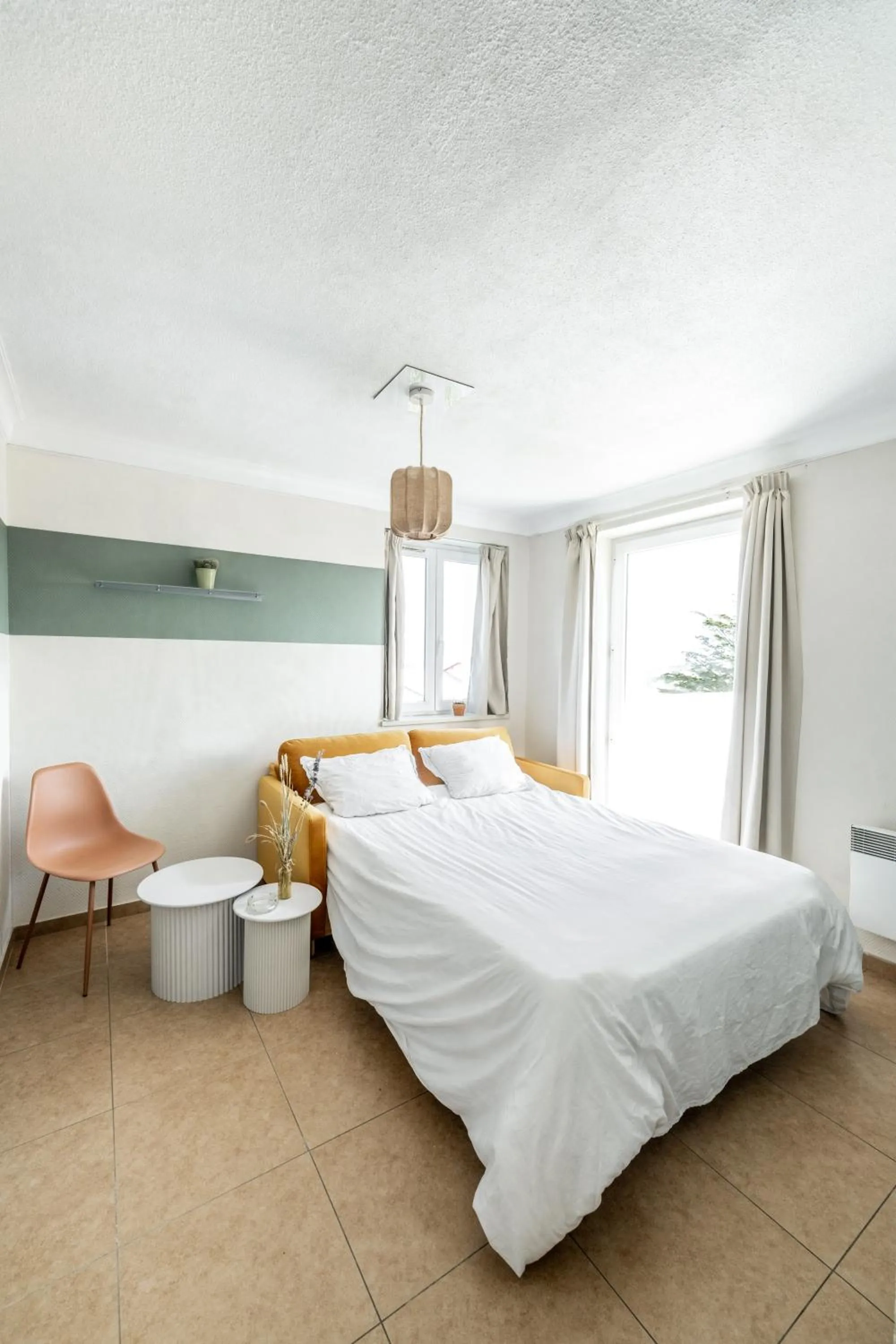 Bed in Résidence Château d'Acotz - Appartements avec piscine à 300m des Plages & Océan