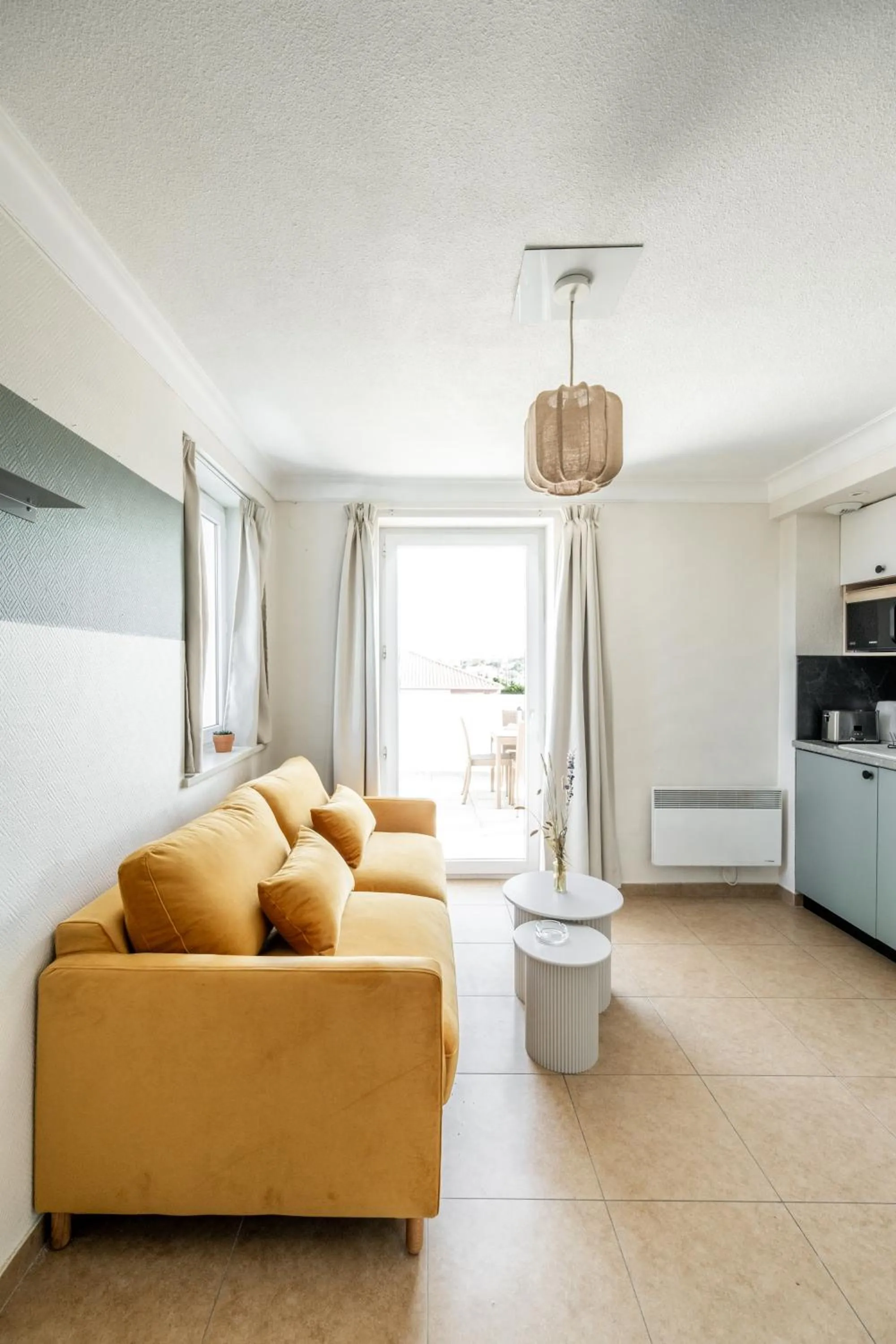 Living room, Bed in Résidence Château d'Acotz - Appartements avec piscine à 300m des Plages & Océan
