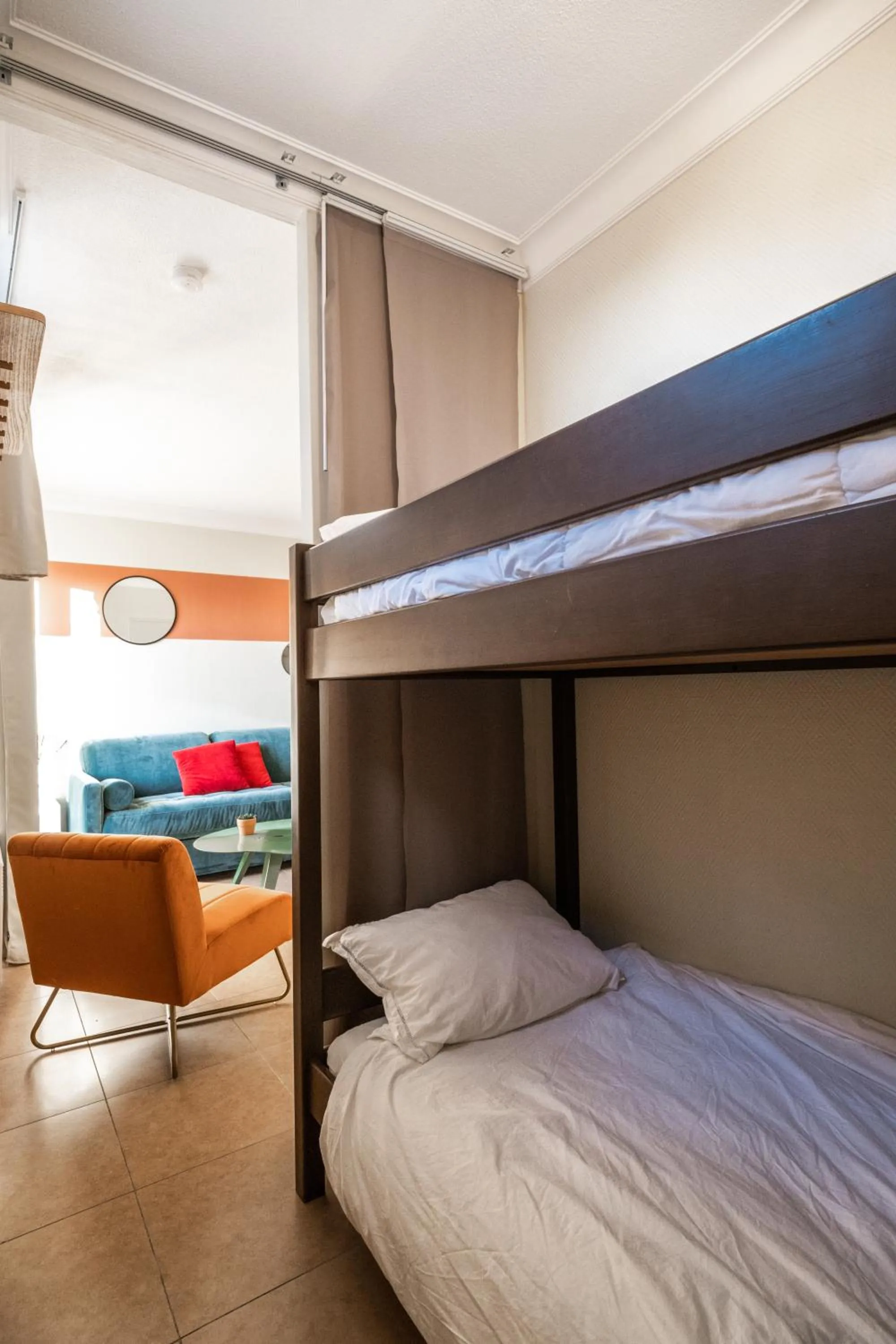 Bed in Résidence Château d'Acotz - Appartements avec piscine à 300m des Plages & Océan