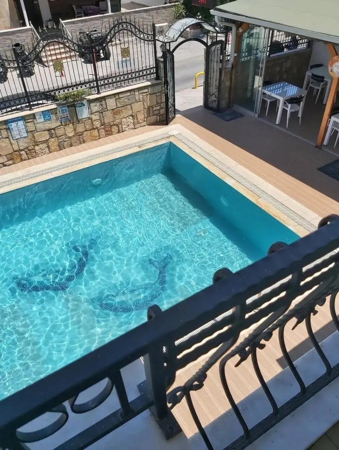 Swimming pool in WB Weekend Otel Swimming pool in WB Weekend Otel