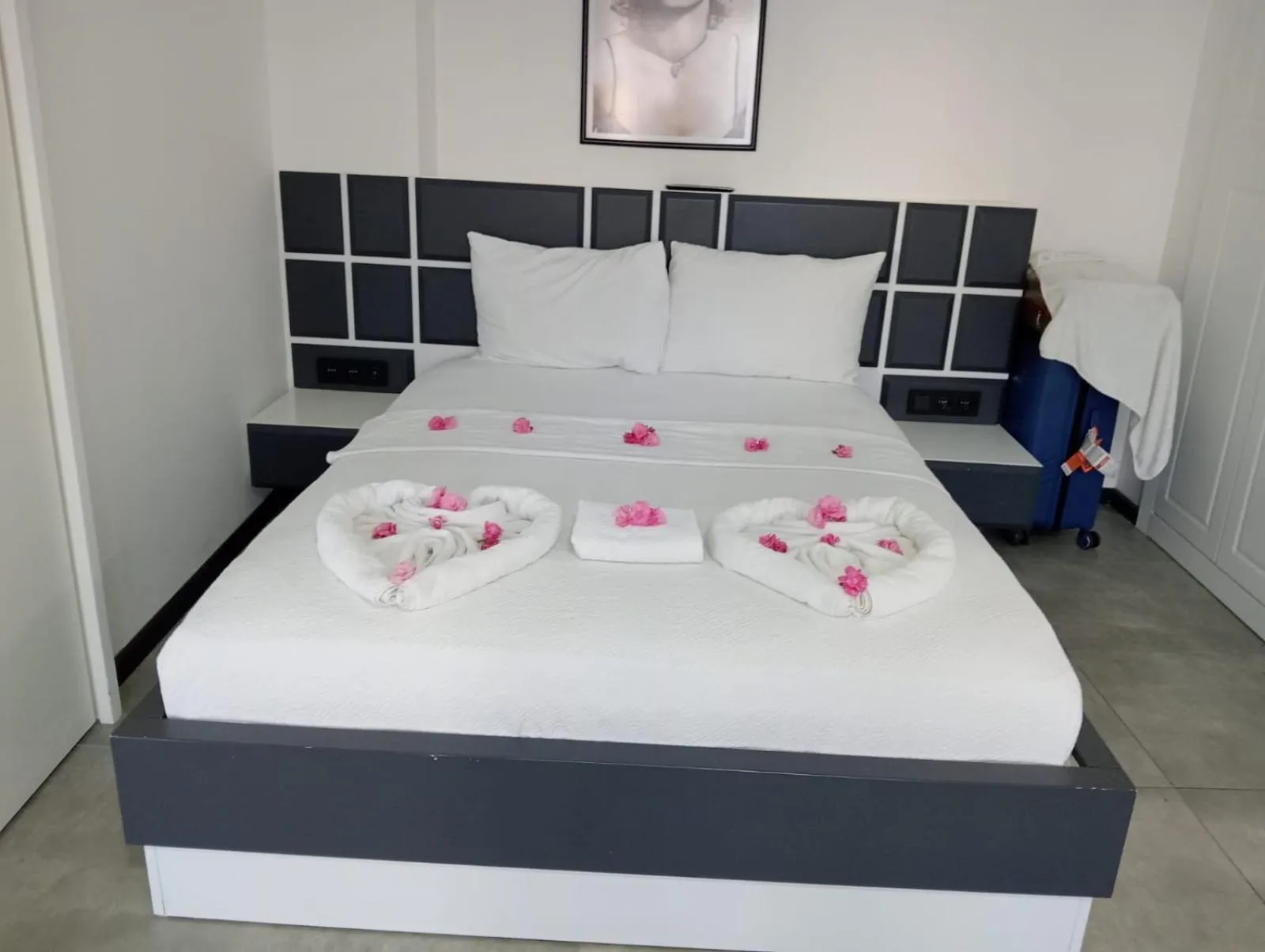 Bed in WB Weekend Otel