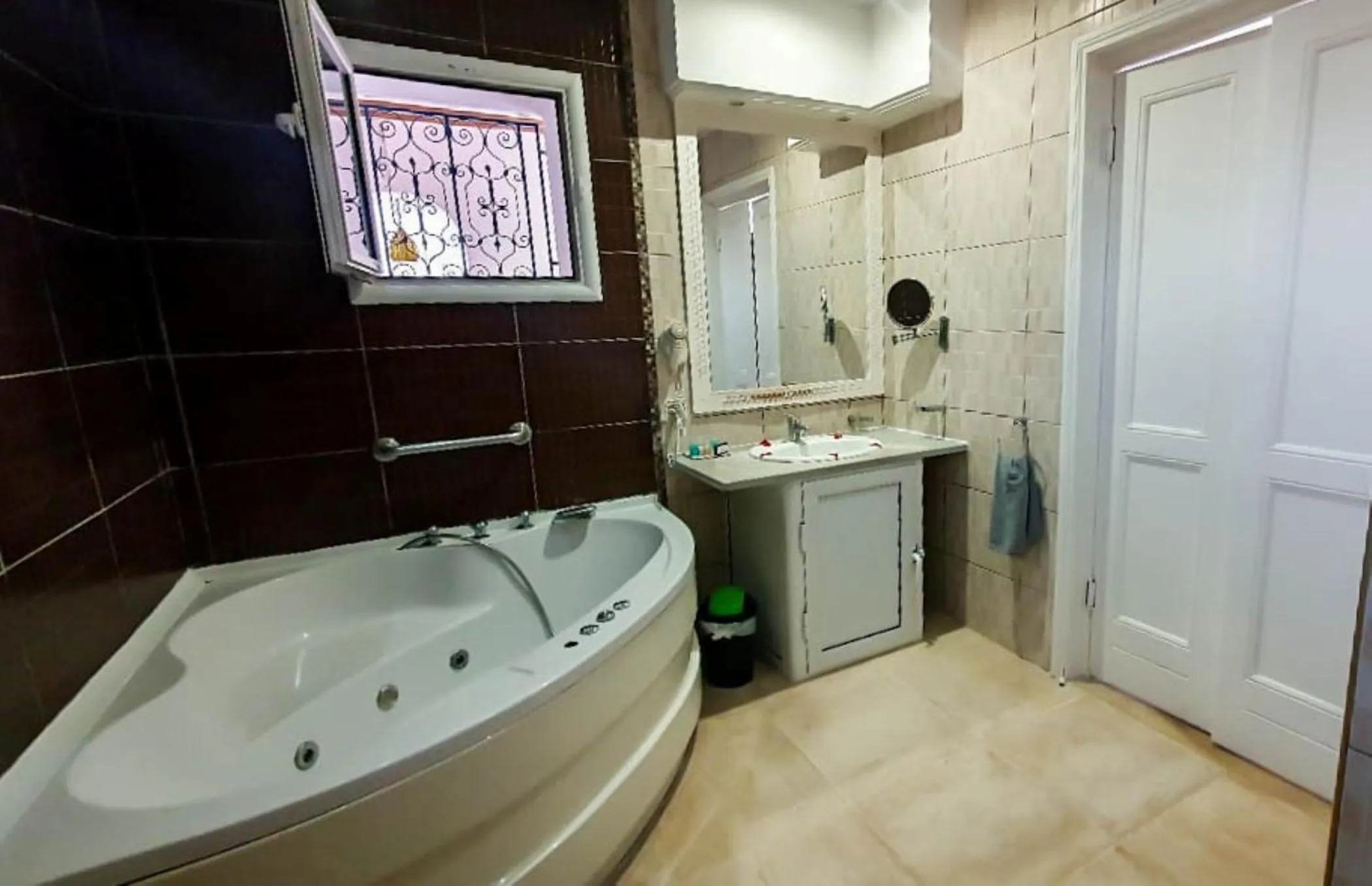 Bathroom in Le Patio de Mezraya