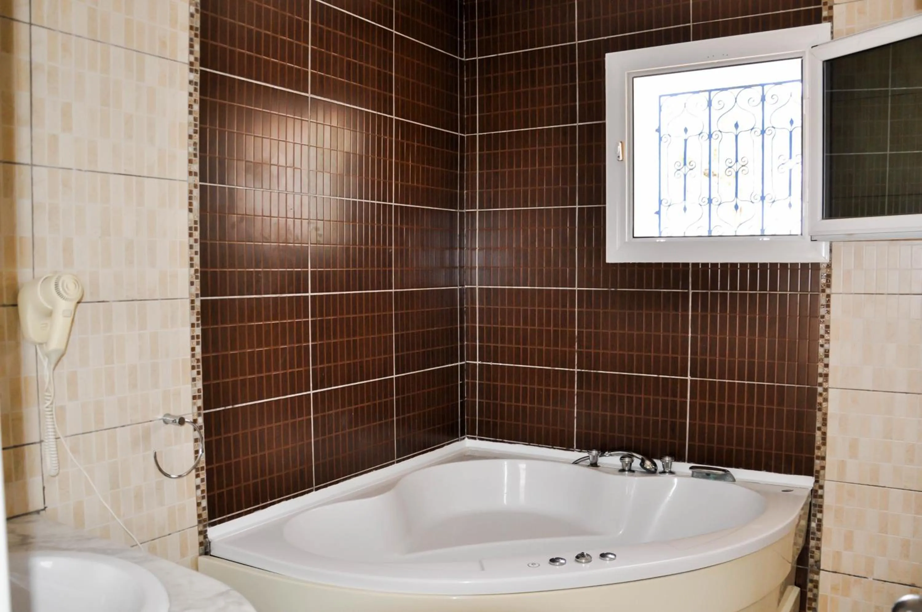 Hot Tub in Le Patio de Mezraya