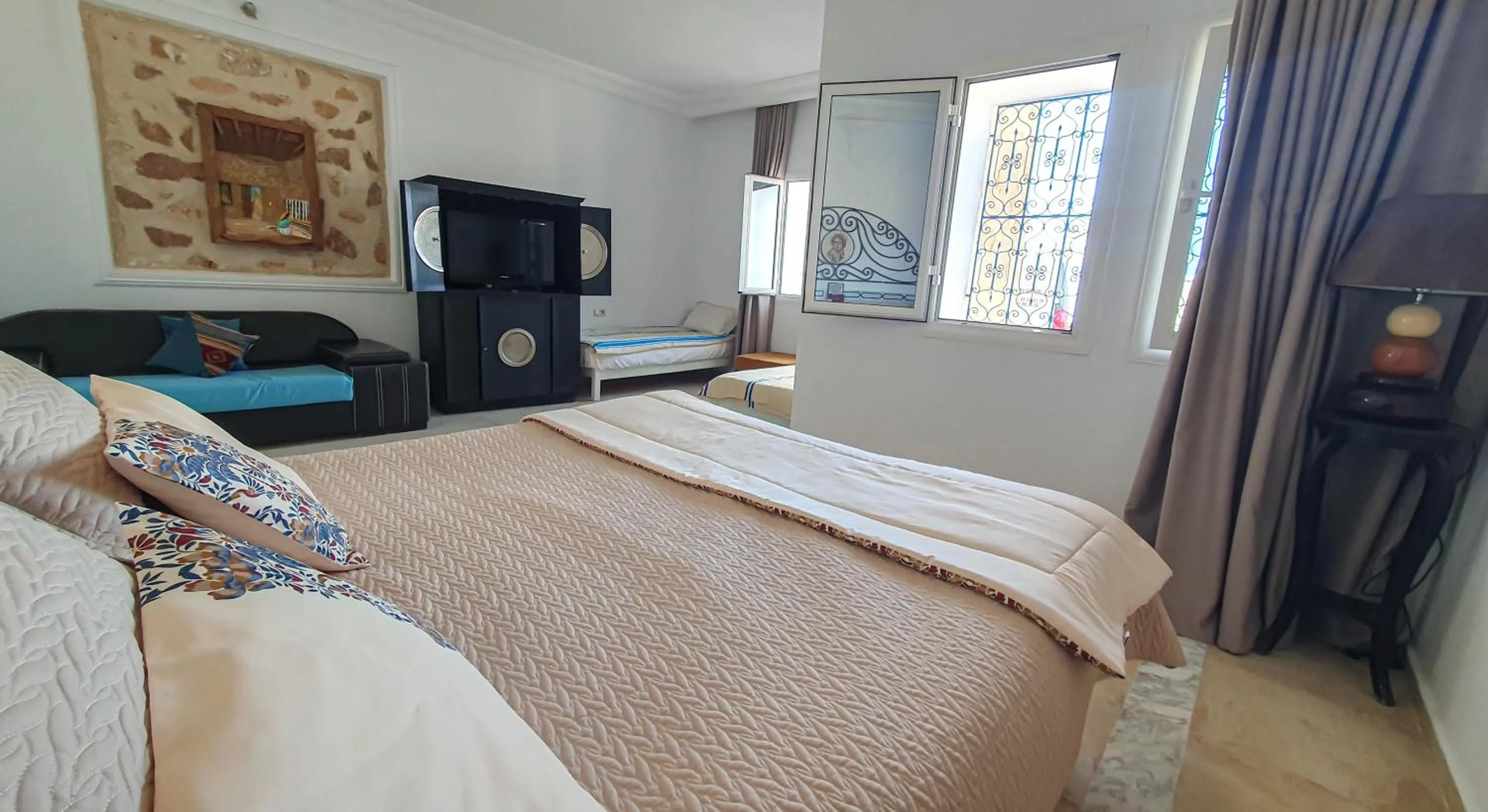 Photo of the whole room, Bed in Le Patio de Mezraya