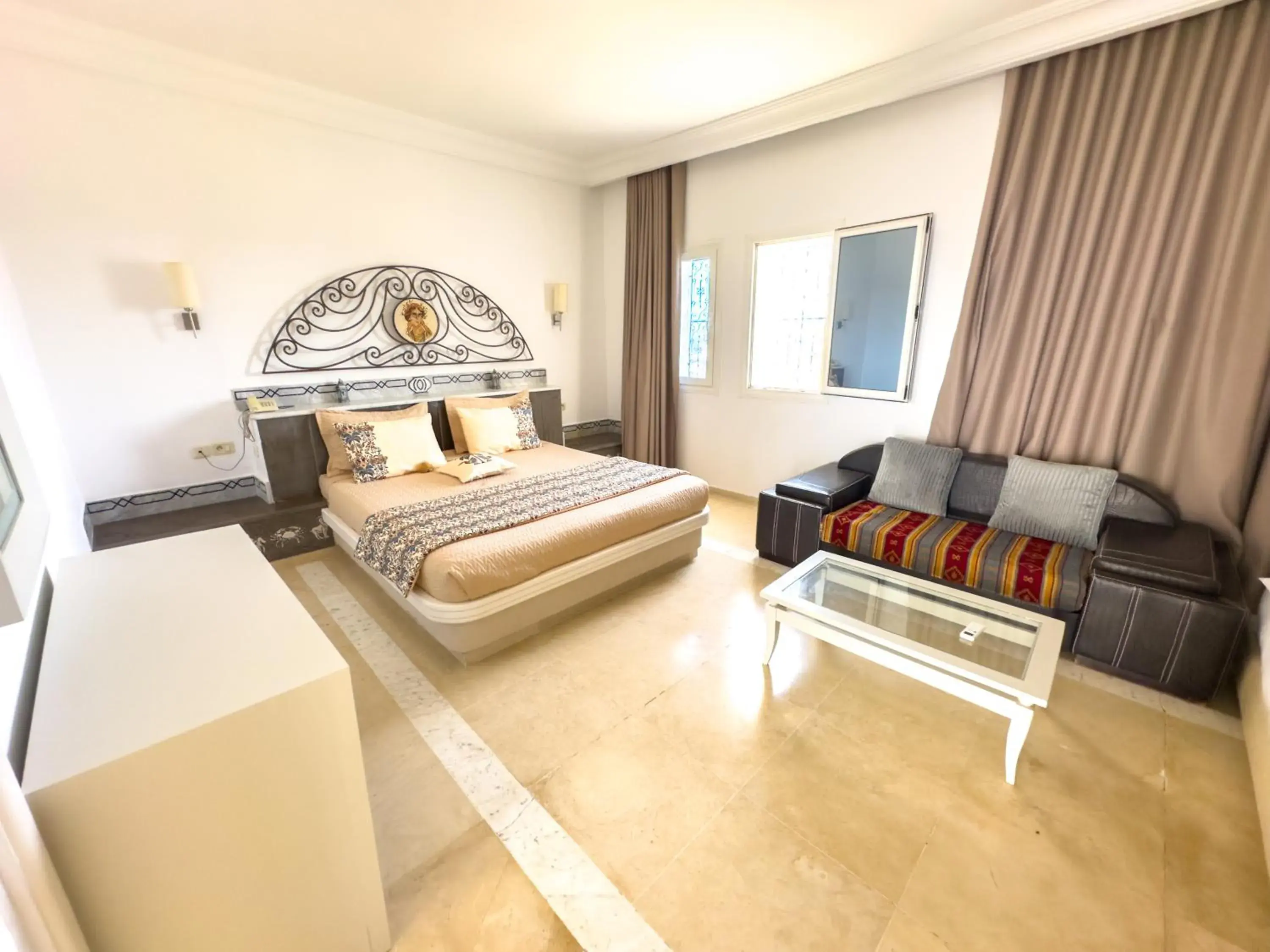 Triple Room in Le Patio de Mezraya Triple Room in Le Patio de Mezraya