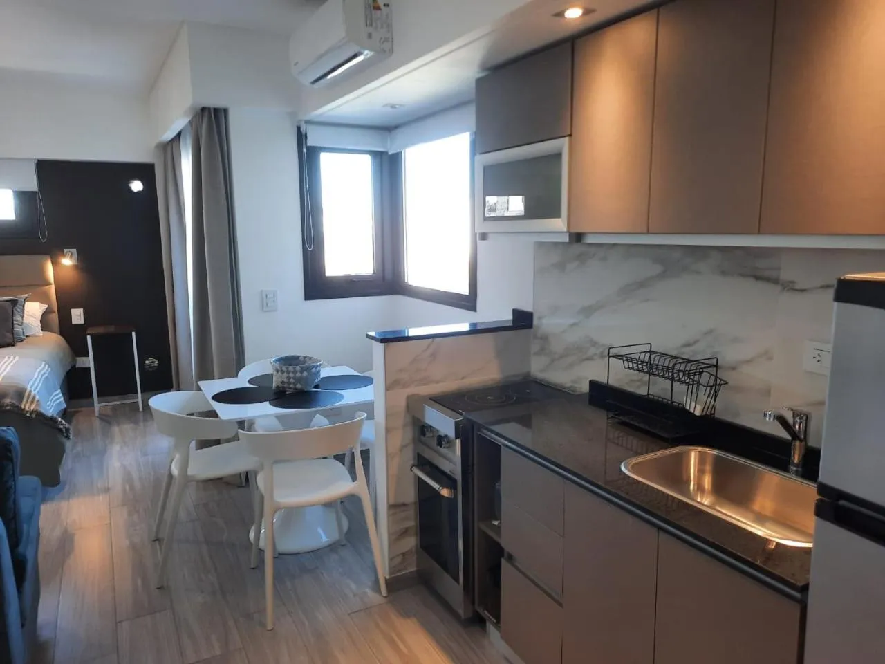 Kitchen or kitchenette in In House BA - Le coq