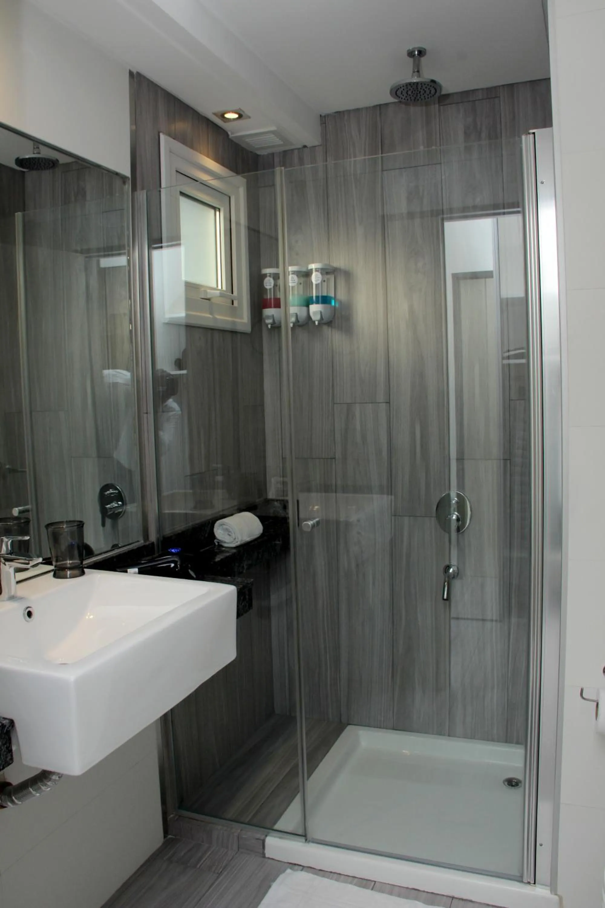 Bathroom in In House BA - Le coq