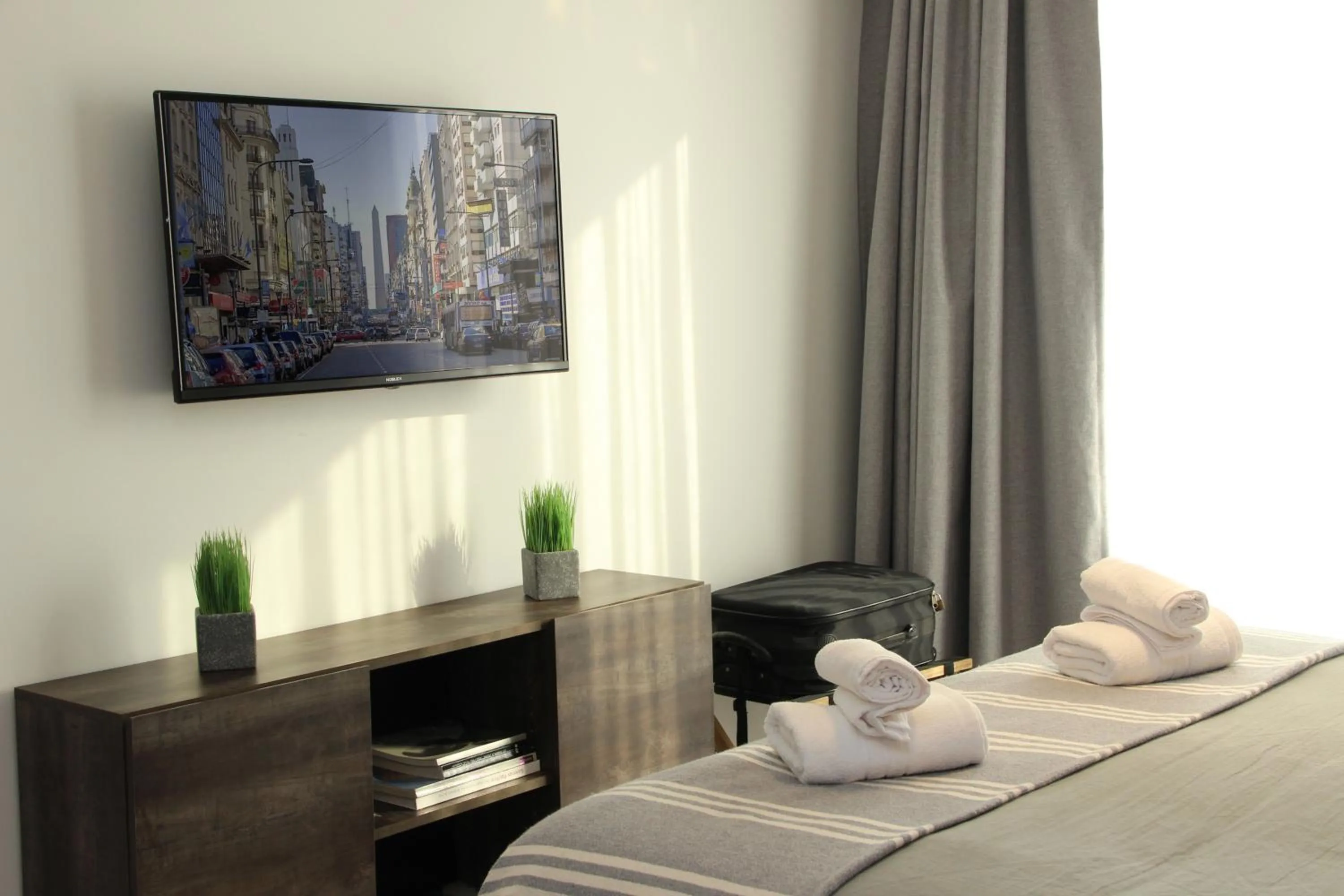 Photo of the whole room, Bed in In House BA - Le coq