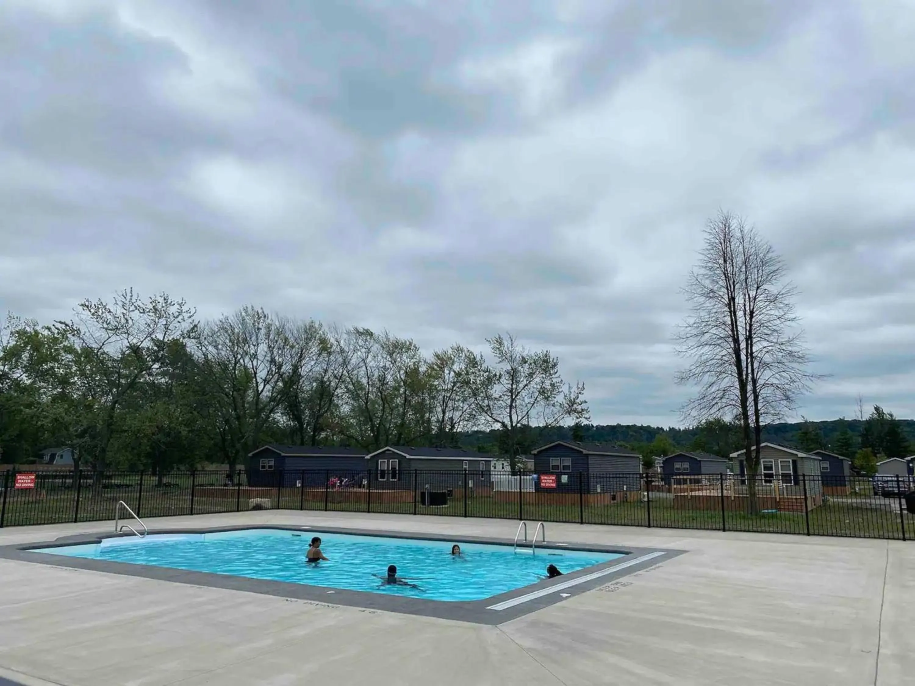 Swimming pool in Falcon Cottages