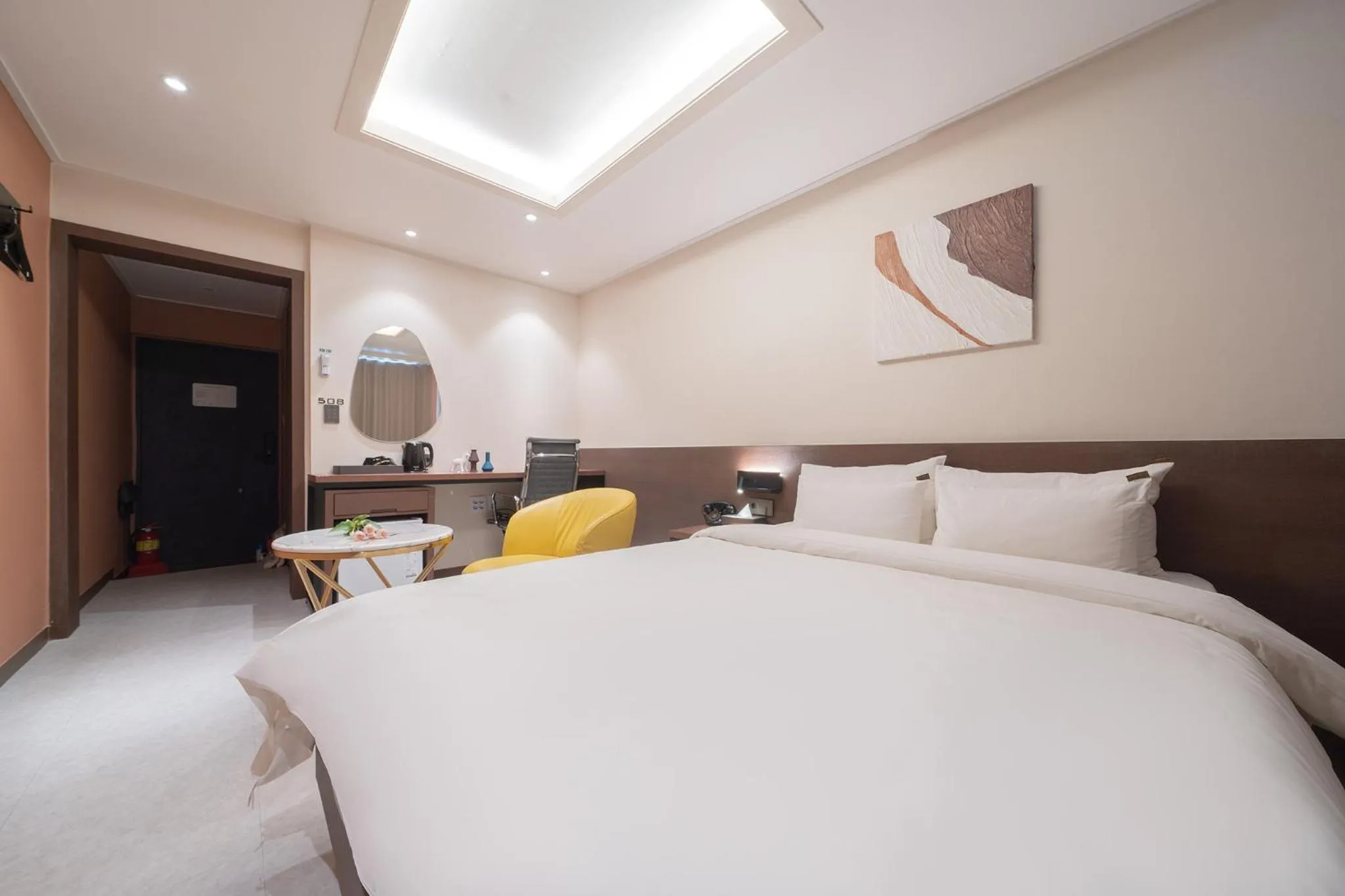 Photo of the whole room in H-Avenue Hotel Geomdan New Town