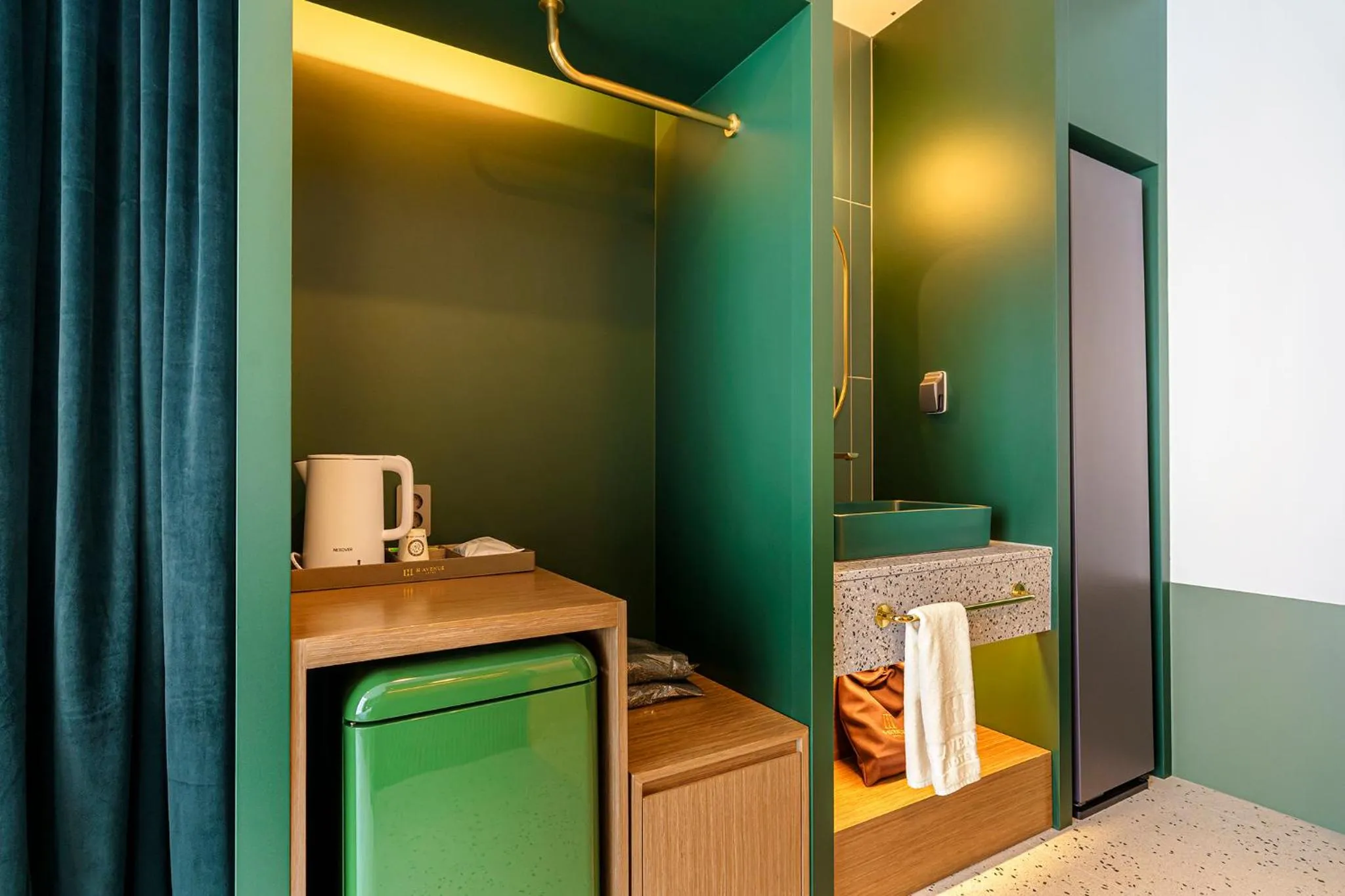 oven in H-Avenue Hotel Geomdan New Town