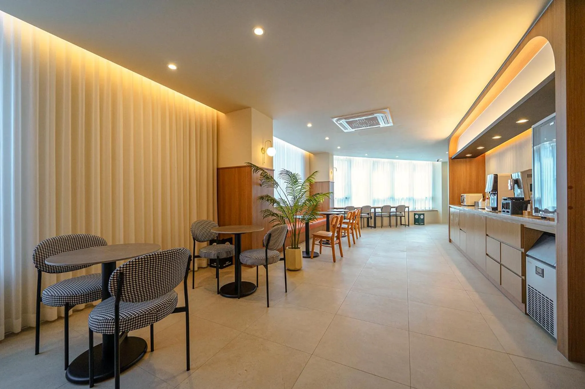 Seating area in H-Avenue Hotel Geomdan New Town