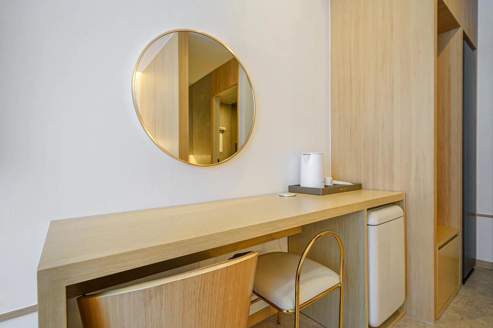 hair dresser in H-Avenue Hotel Geomdan New Town