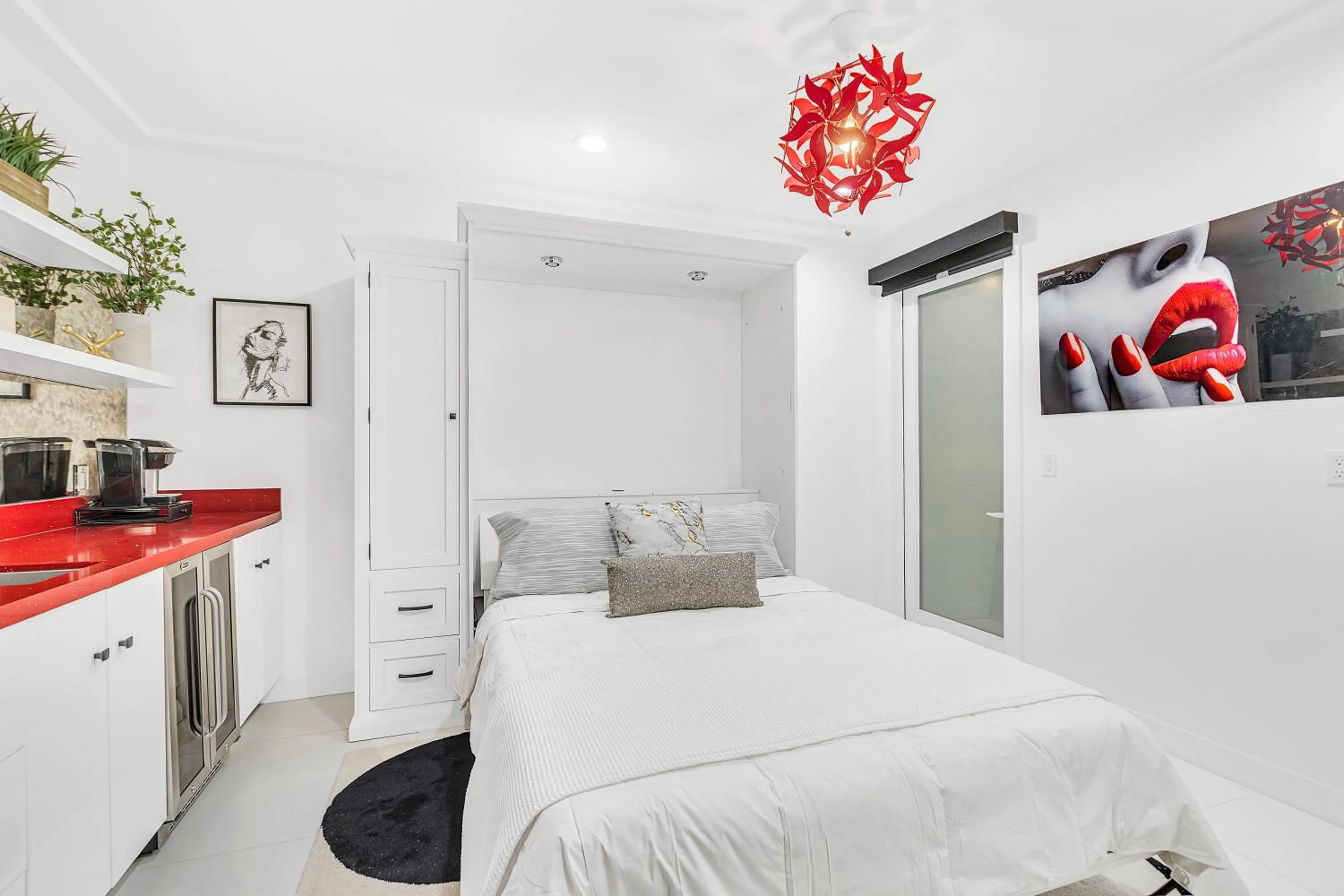 Photo of the whole room, Bed in SW Beach Hotel