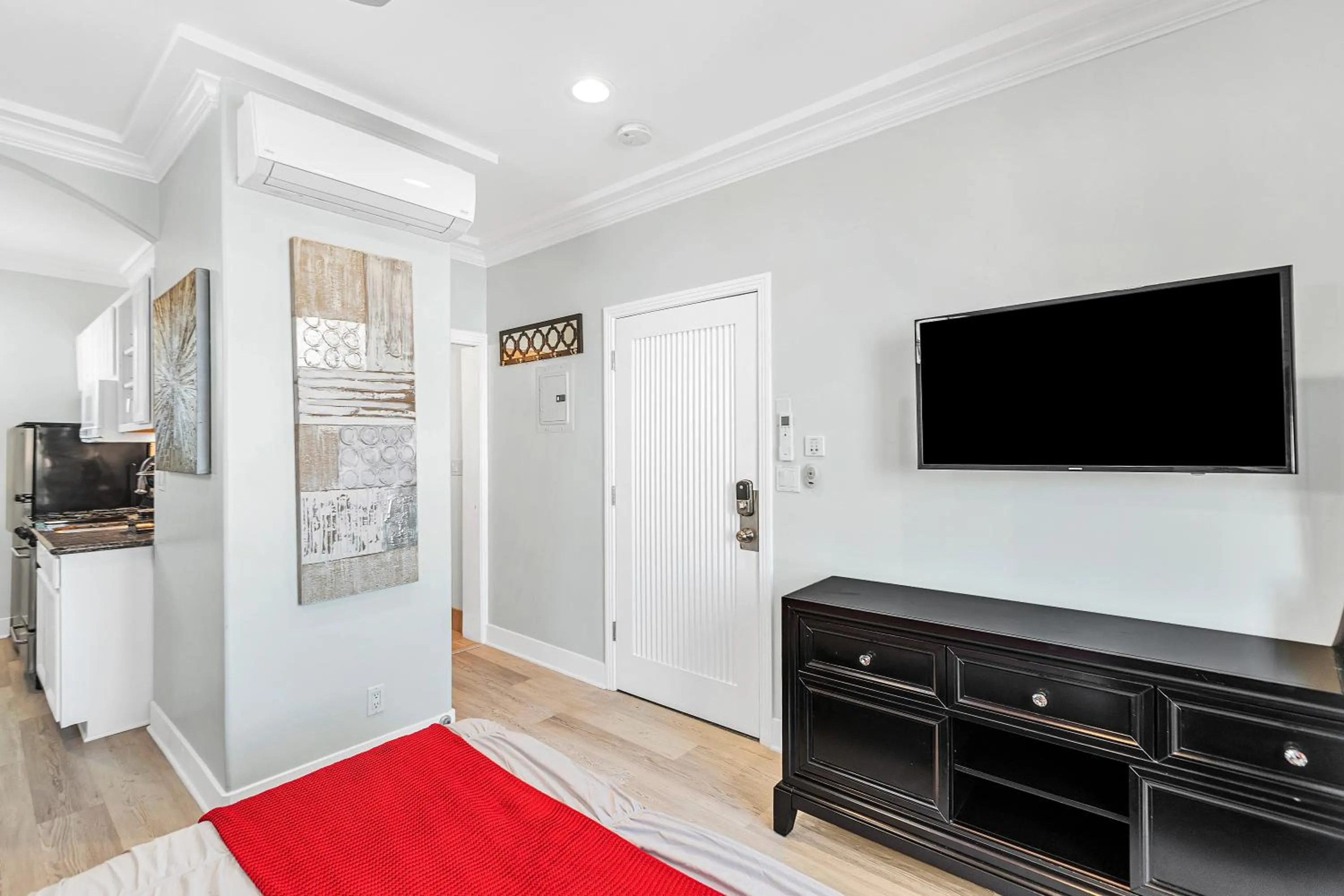 TV and multimedia in SW Beach Hotel