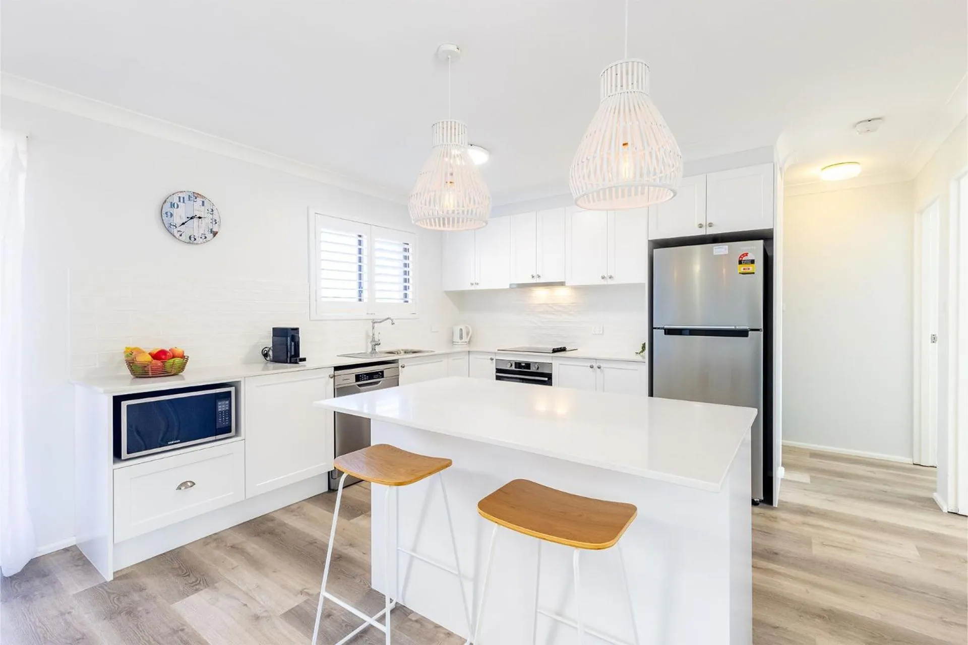 Kitchen or kitchenette in Shoreline 5 1 Intrepid Close Water Views and WiFi