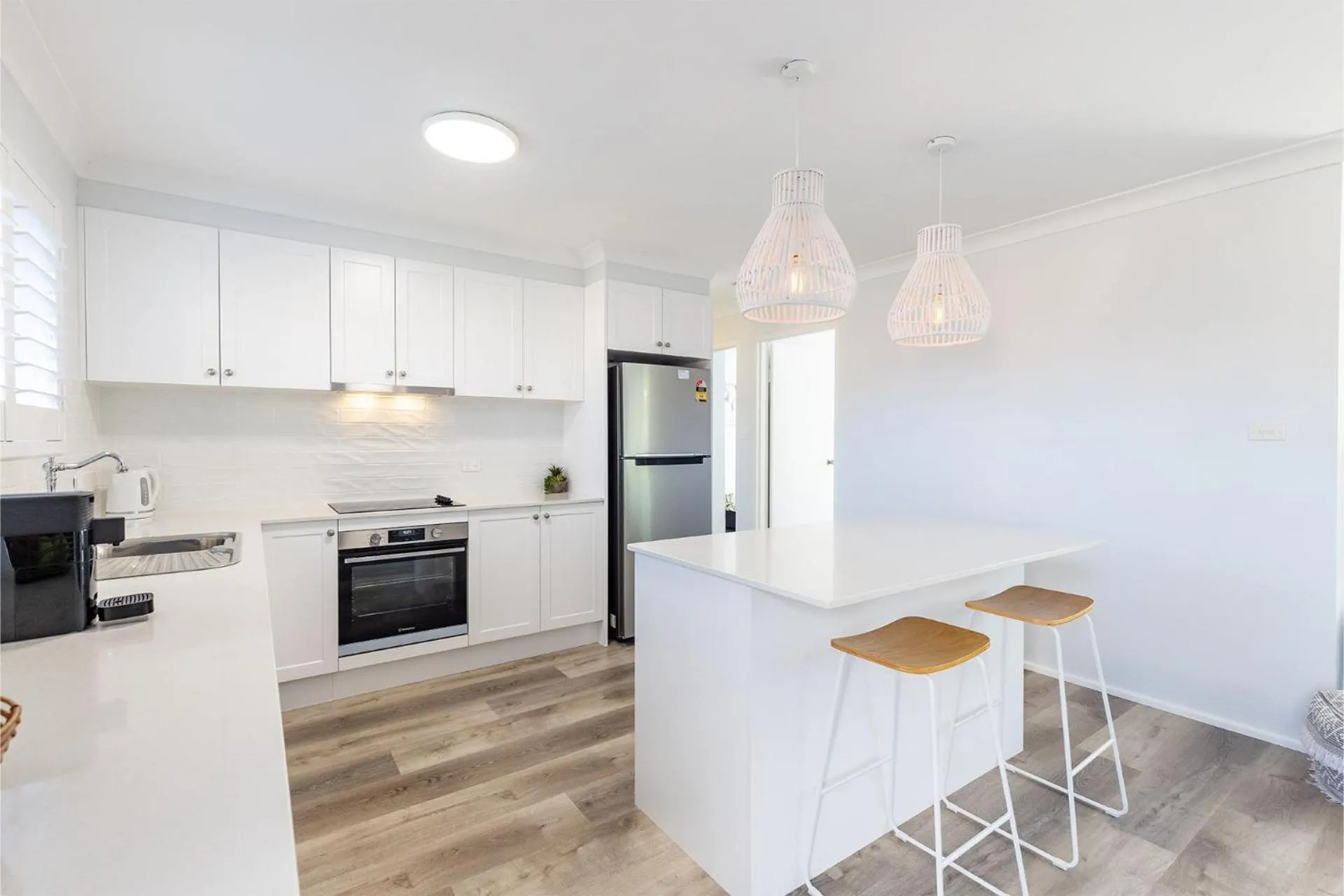 Kitchen or kitchenette in Shoreline 5 1 Intrepid Close Water Views and WiFi