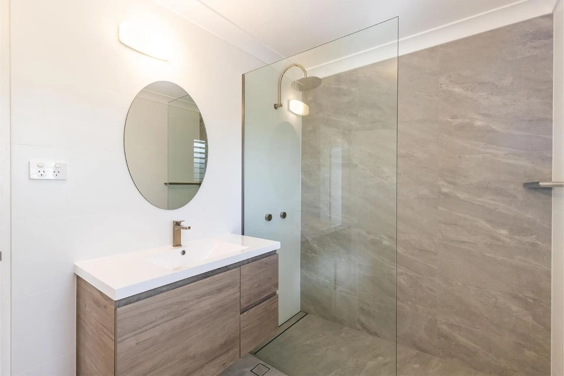 Bathroom in Shoreline 5 1 Intrepid Close Water Views and WiFi