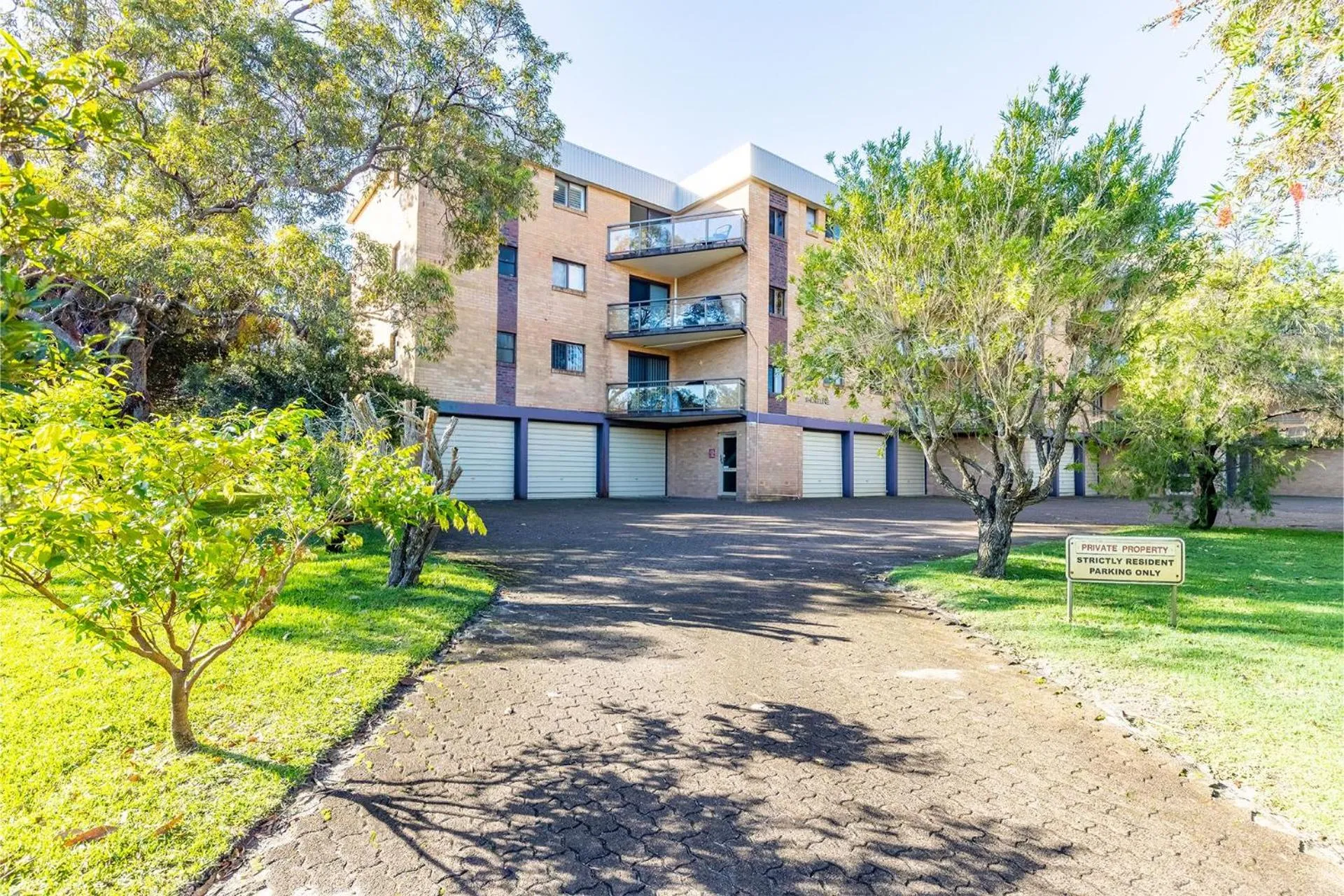 Property building in Shoreline 5 1 Intrepid Close Water Views and WiFi