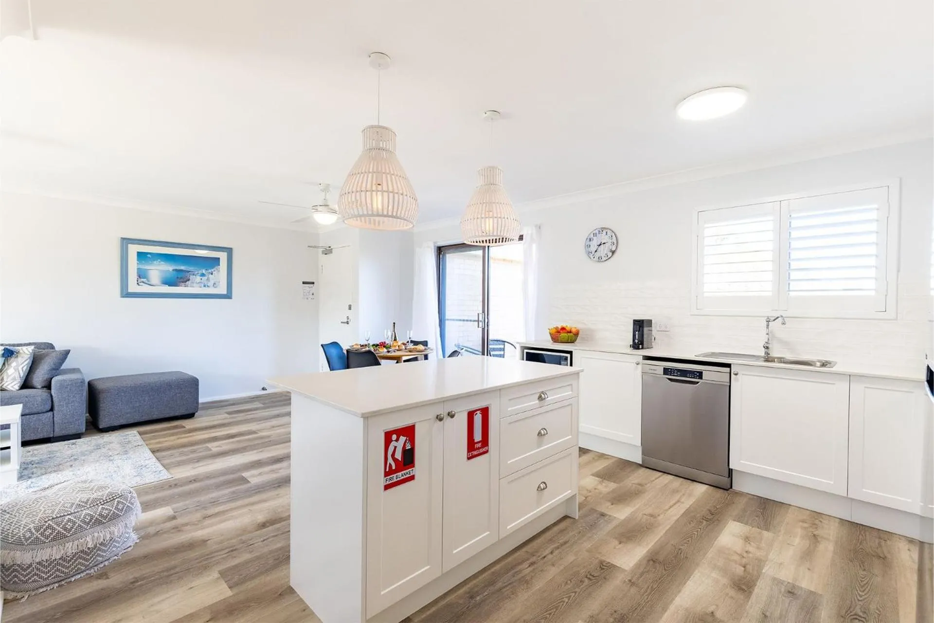 Kitchen or kitchenette in Shoreline 5 1 Intrepid Close Water Views and WiFi