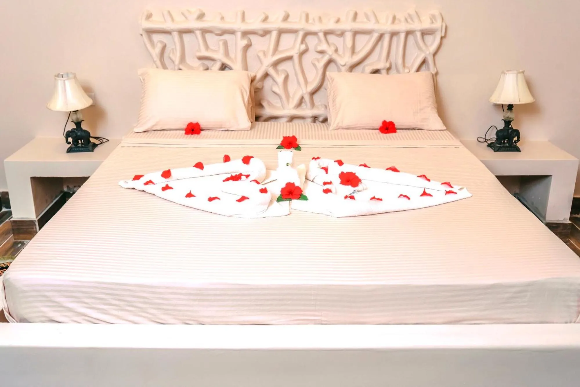 Bed in RoRi Private Luxury Villas