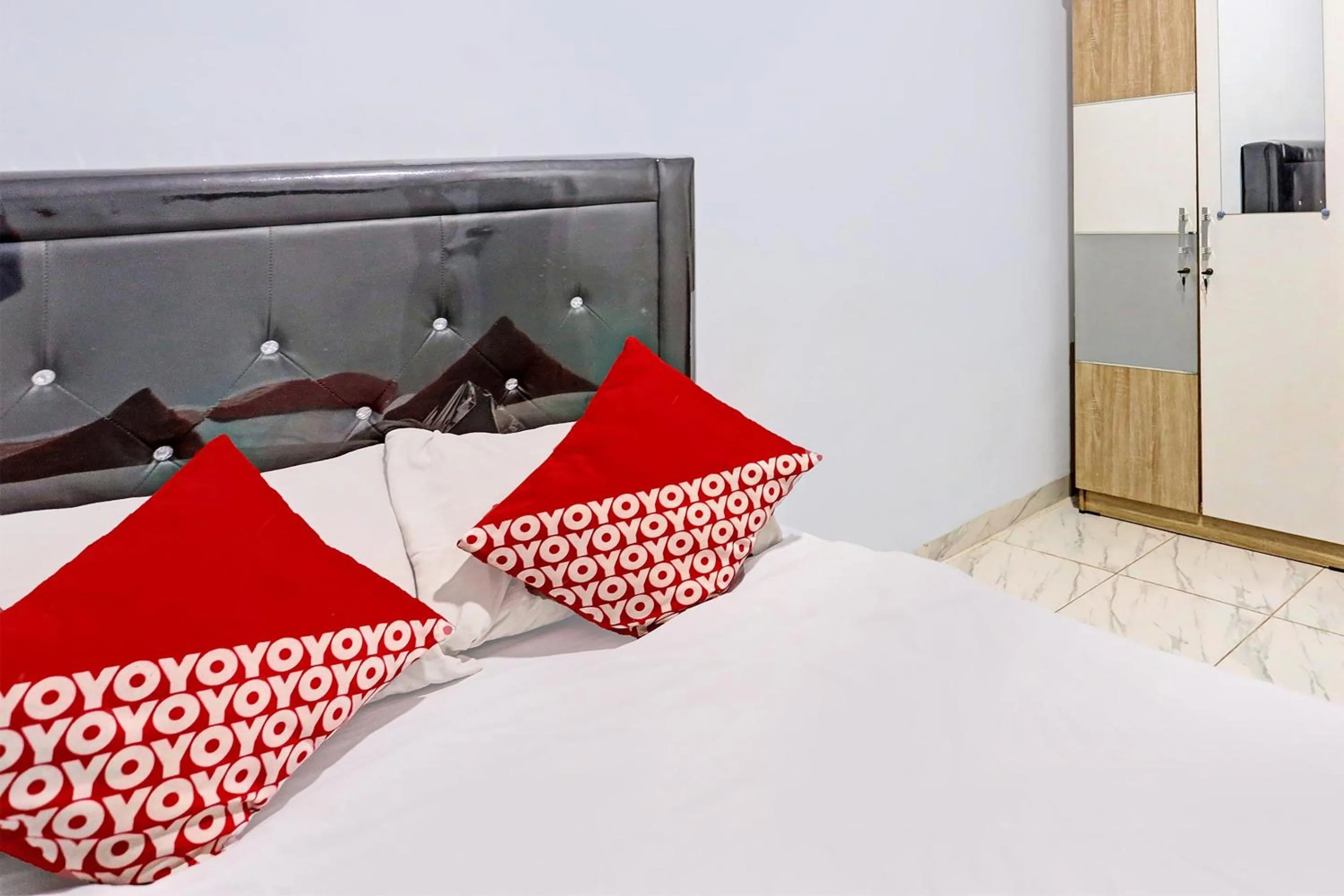 Bedroom, Bed in Hotel O Nagoya House Syariah