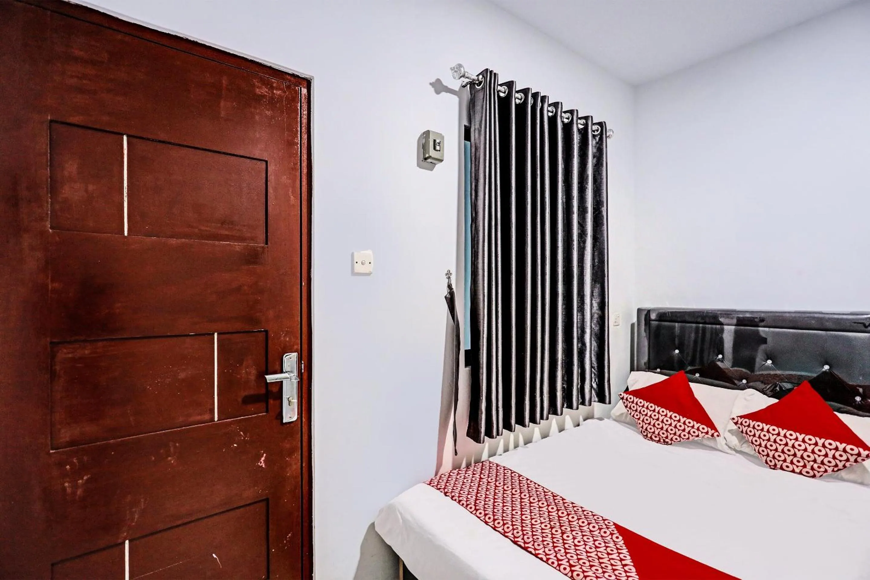 Bedroom, Bed in Hotel O Nagoya House Syariah